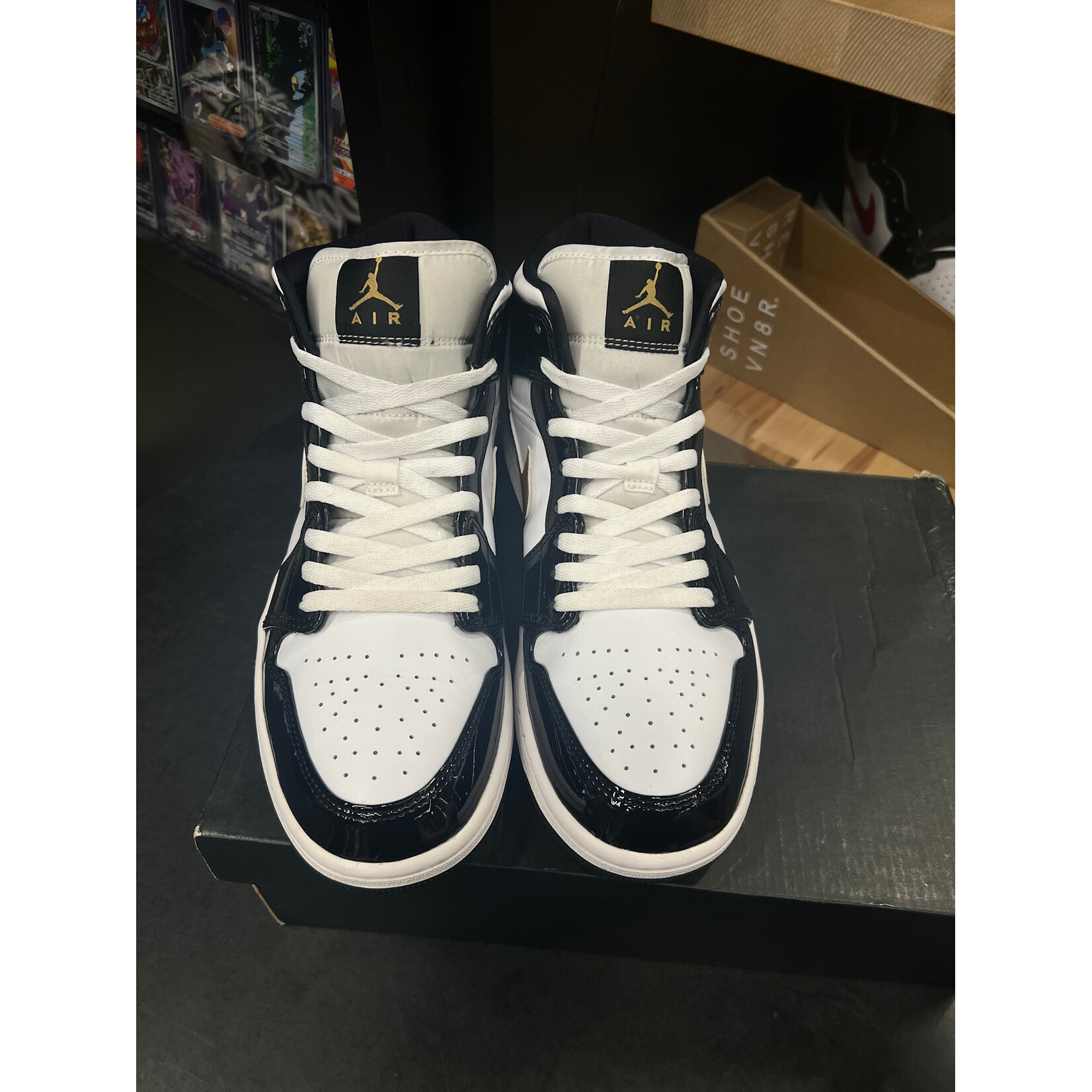 Jordan Jordan 1 Mid Patent Black White Gold Size 9.5, PREOWNED