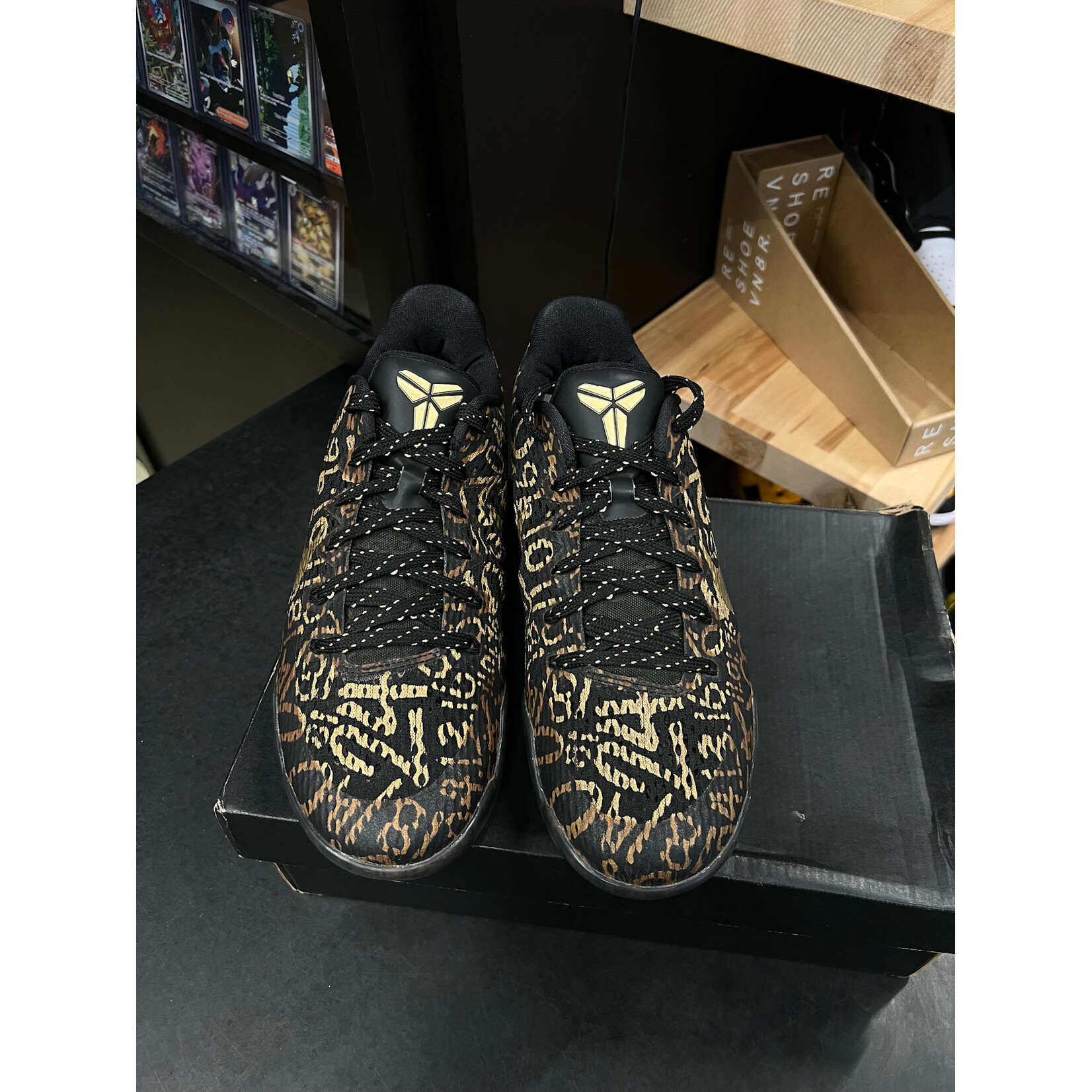 Nike Nike Kobe 11 ID Mamba Day Size 9, DS BRAND NEW