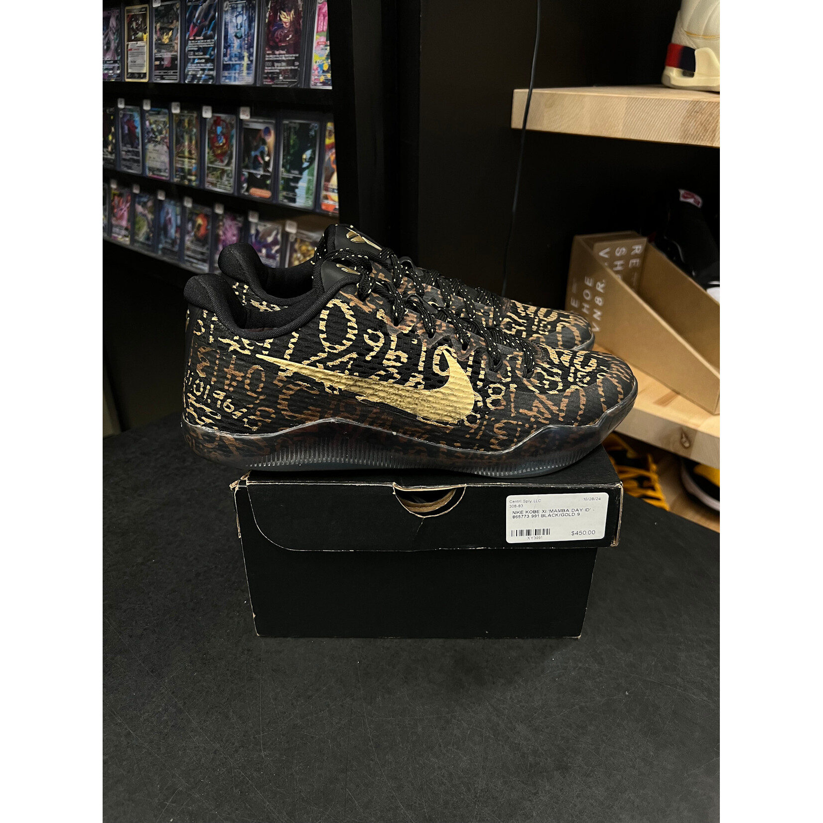 Nike Nike Kobe 11 ID Mamba Day Size 9, DS BRAND NEW