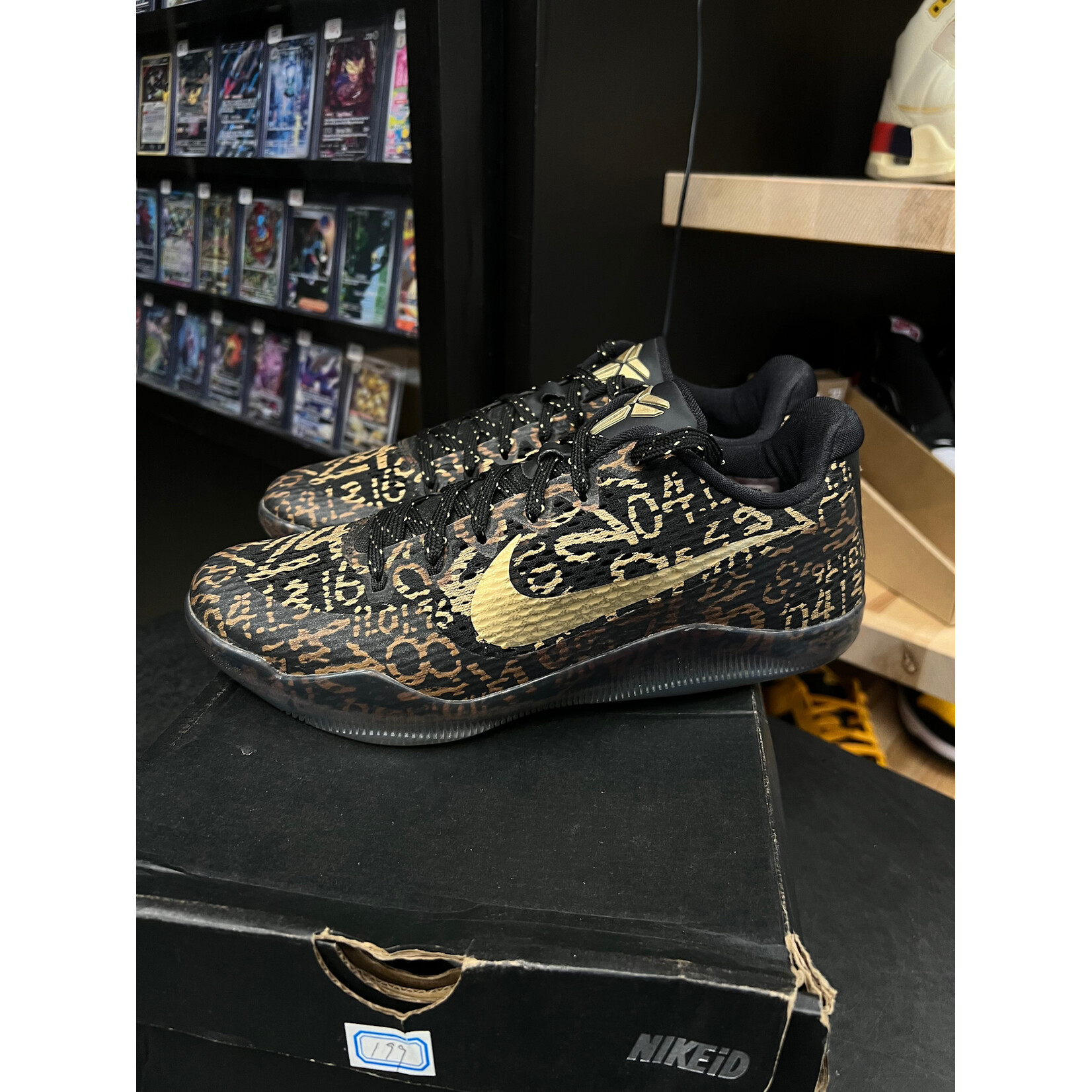 Nike Nike Kobe 11 ID Mamba Day Size 9, DS BRAND NEW