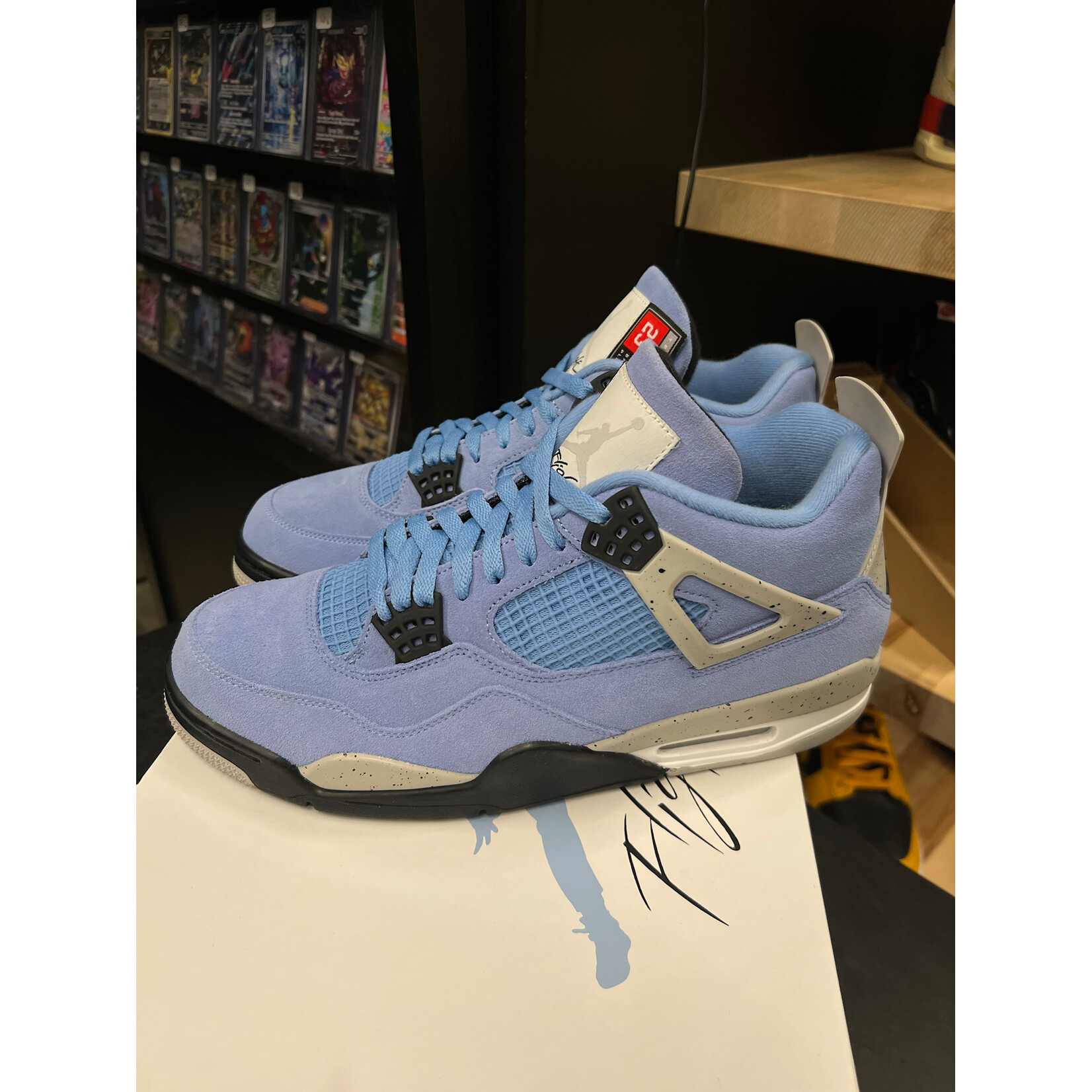 Jordan Jordan 4 Retro University Blue Size 11, PREOWNED