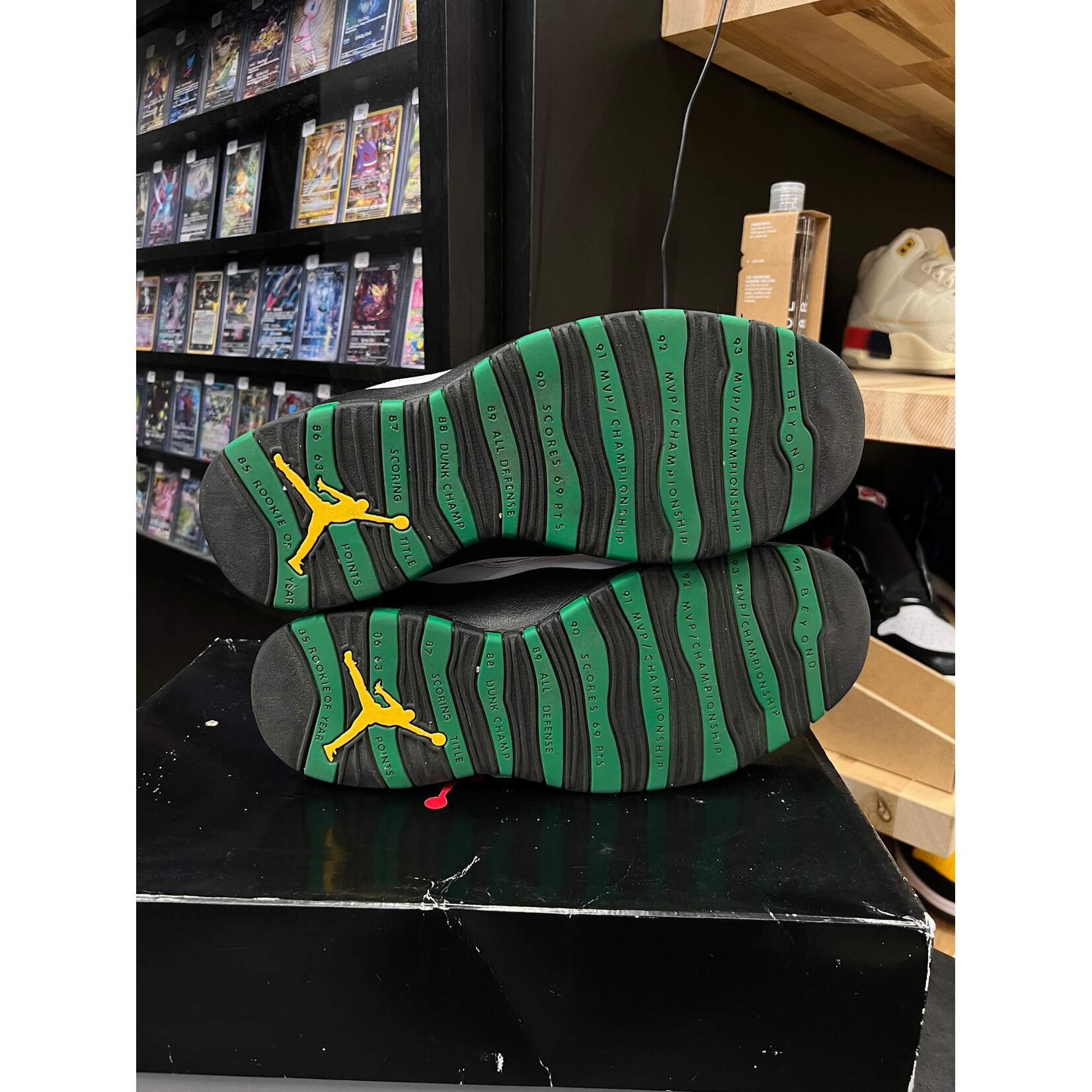 Jordan Jordan 10 Retro Seattle Size 12, PREOWNED