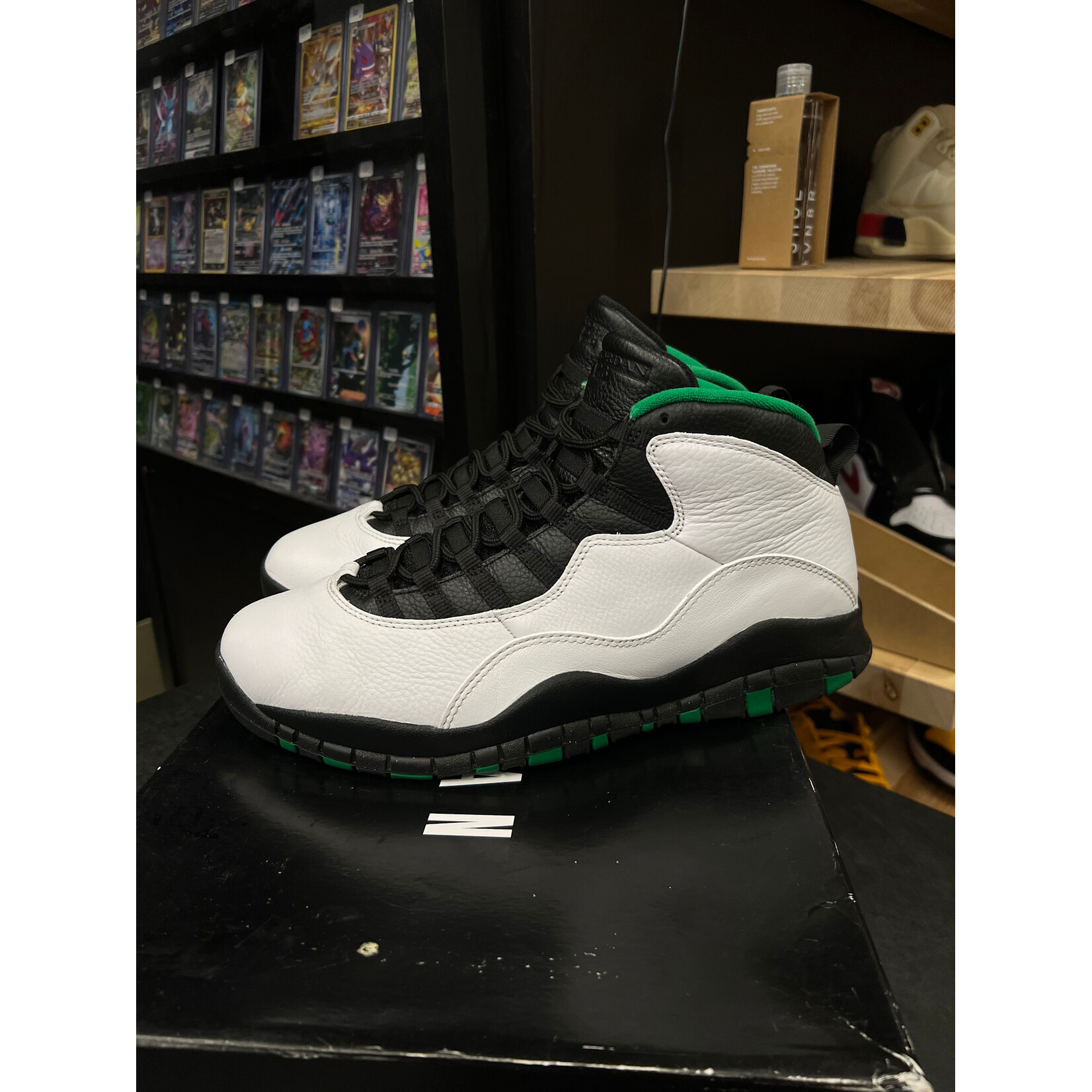 Jordan Jordan 10 Retro Seattle Size 12, PREOWNED