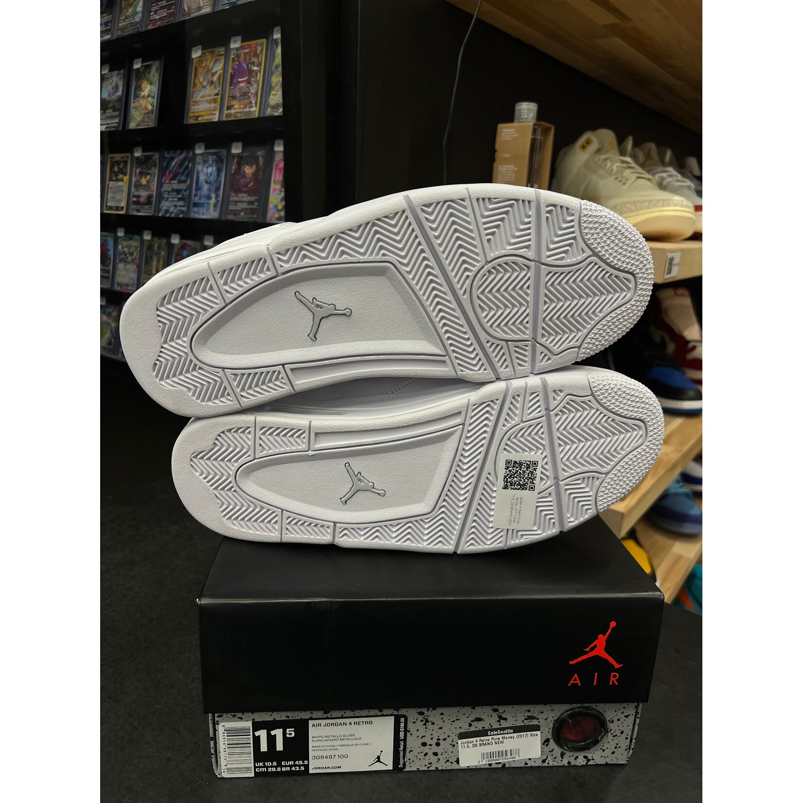 Jordan Jordan 4 Retro Pure Money (2017) Size 11.5, DS BRAND NEW W/ DEFECTS