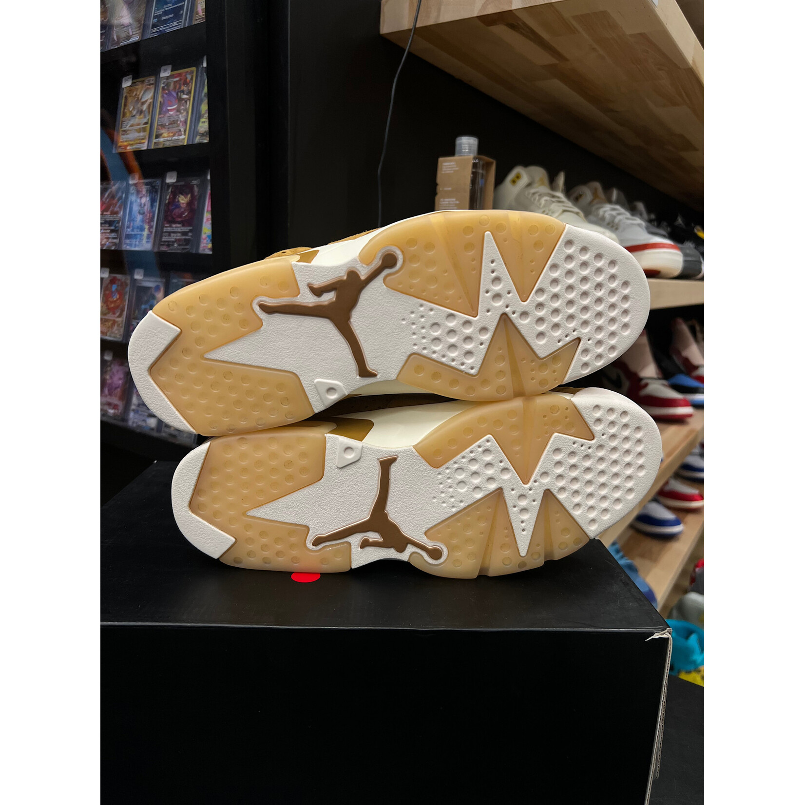 Jordan Jordan 6 Retro Wheat Size 10, PREOWNED