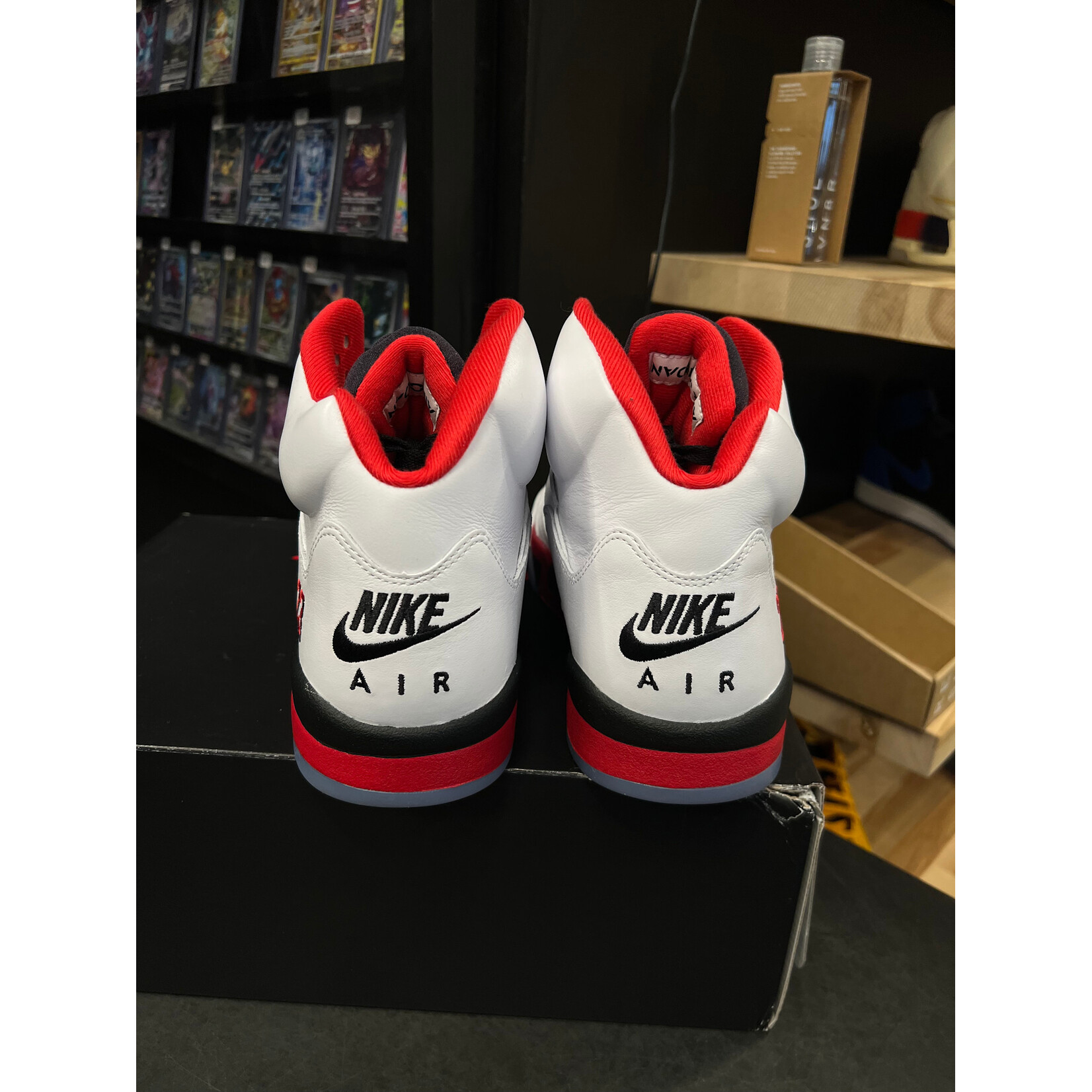 Jordan Jordan 5 Retro Fire Red Black Tongue (2025) Size 12, PREOWNED