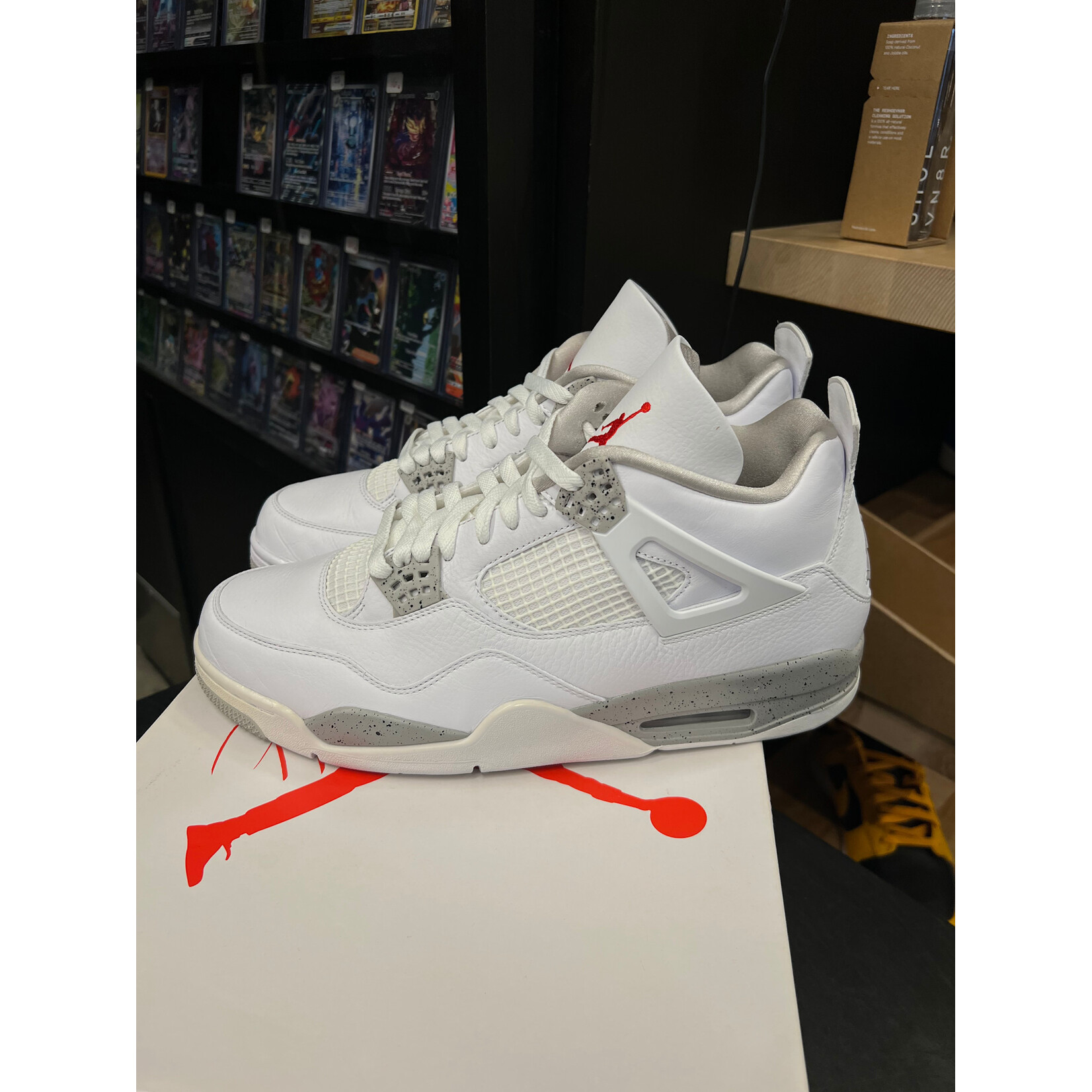 Jordan Jordan 4 Retro White Oreo (2021) Size 13, PREOWNED