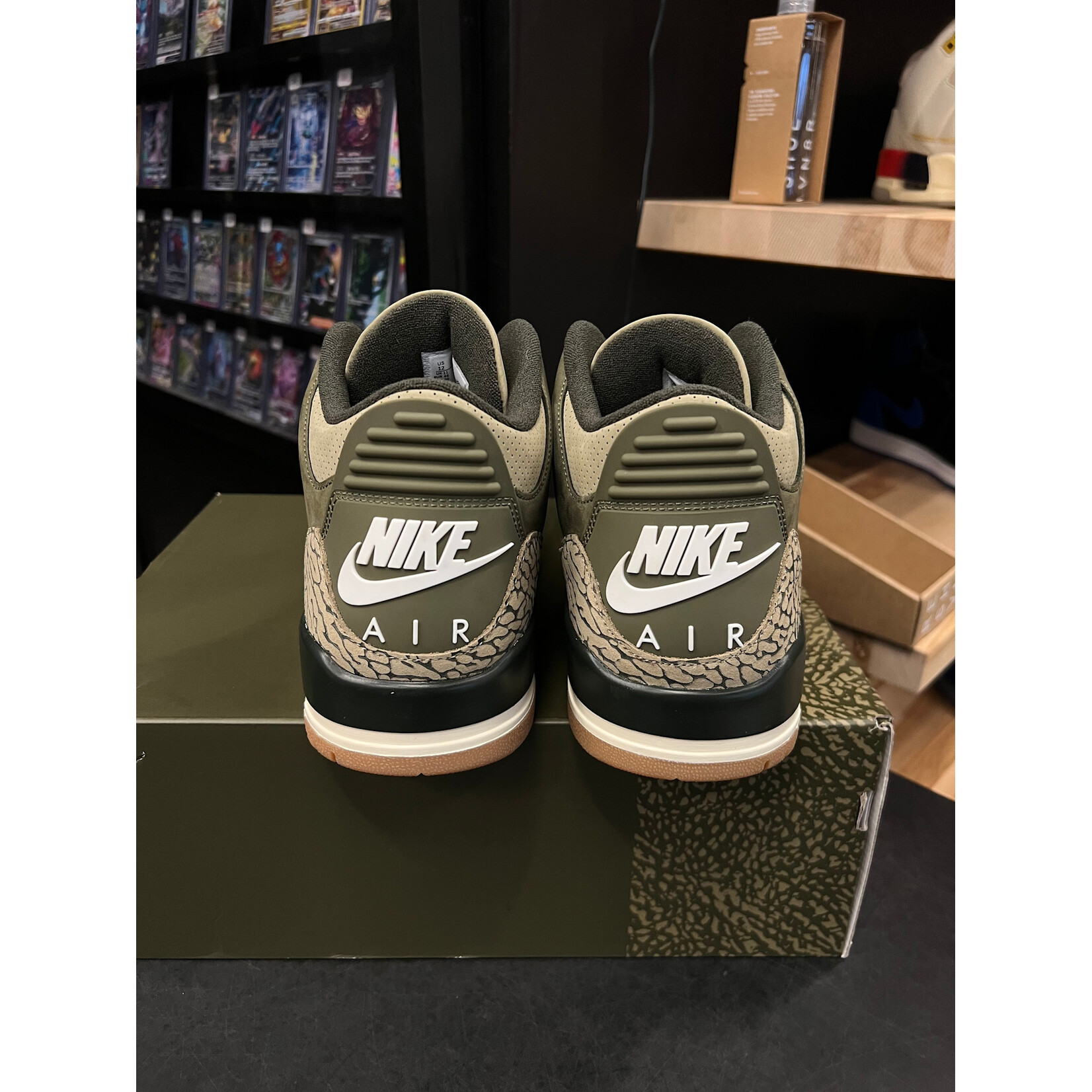 Jordan Jordan 3 Retro Family Affair Size 12, PREOWNED