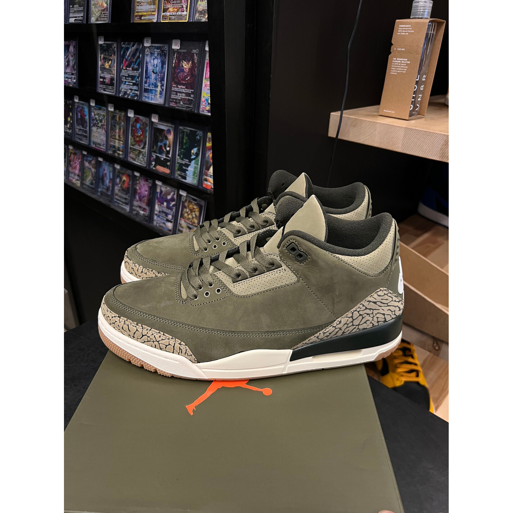 Jordan Jordan 3 Retro Family Affair Size 12, PREOWNED