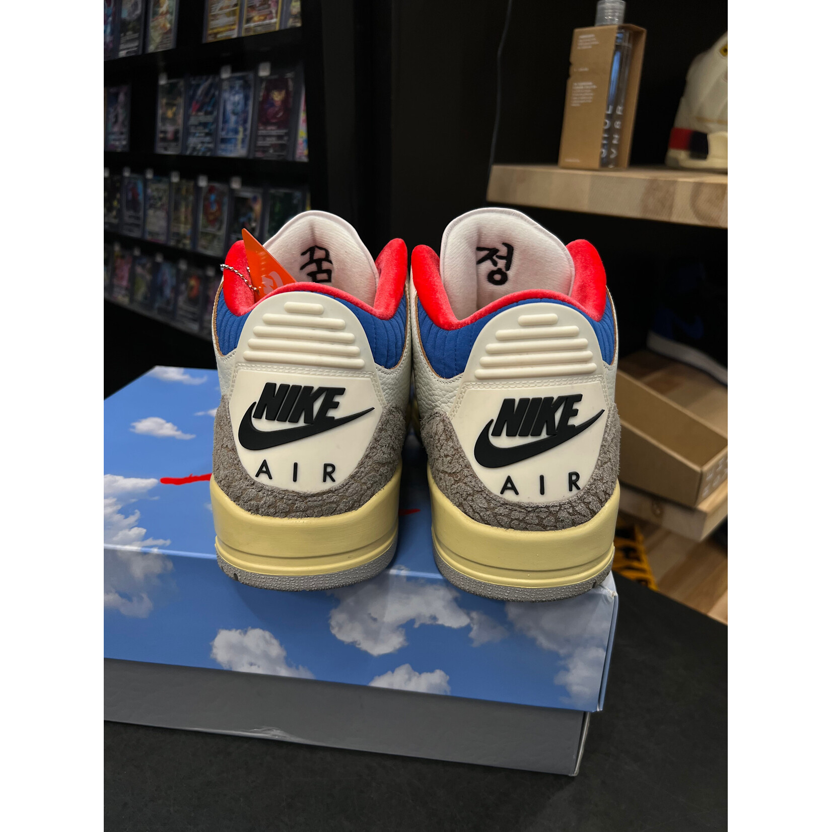 Jordan Jordan 3 Retro Seoul 2.0 Size 12.5, PREOWNED