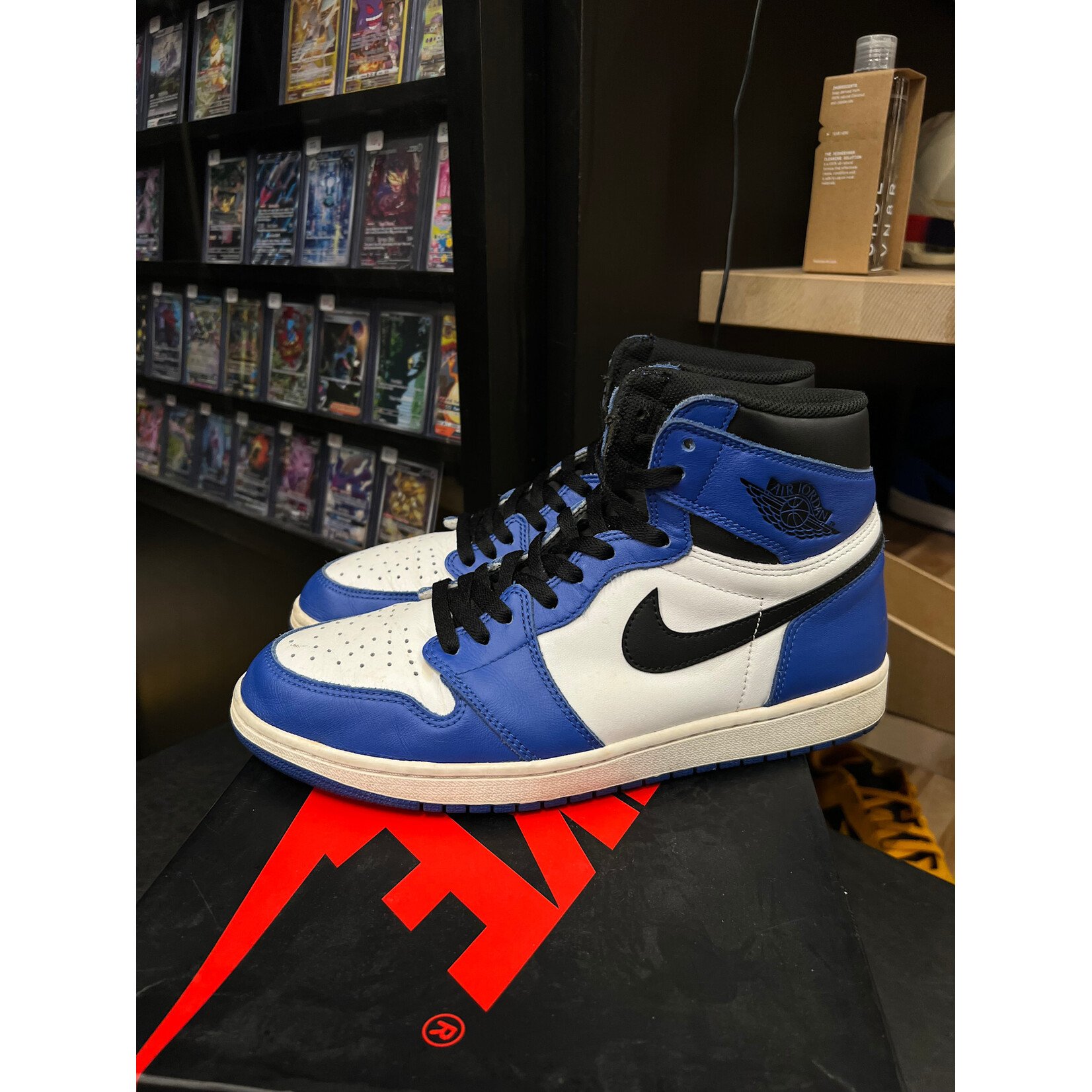 Jordan Jordan 1 Retro High Game Royal Size 10.5, PREOWNED