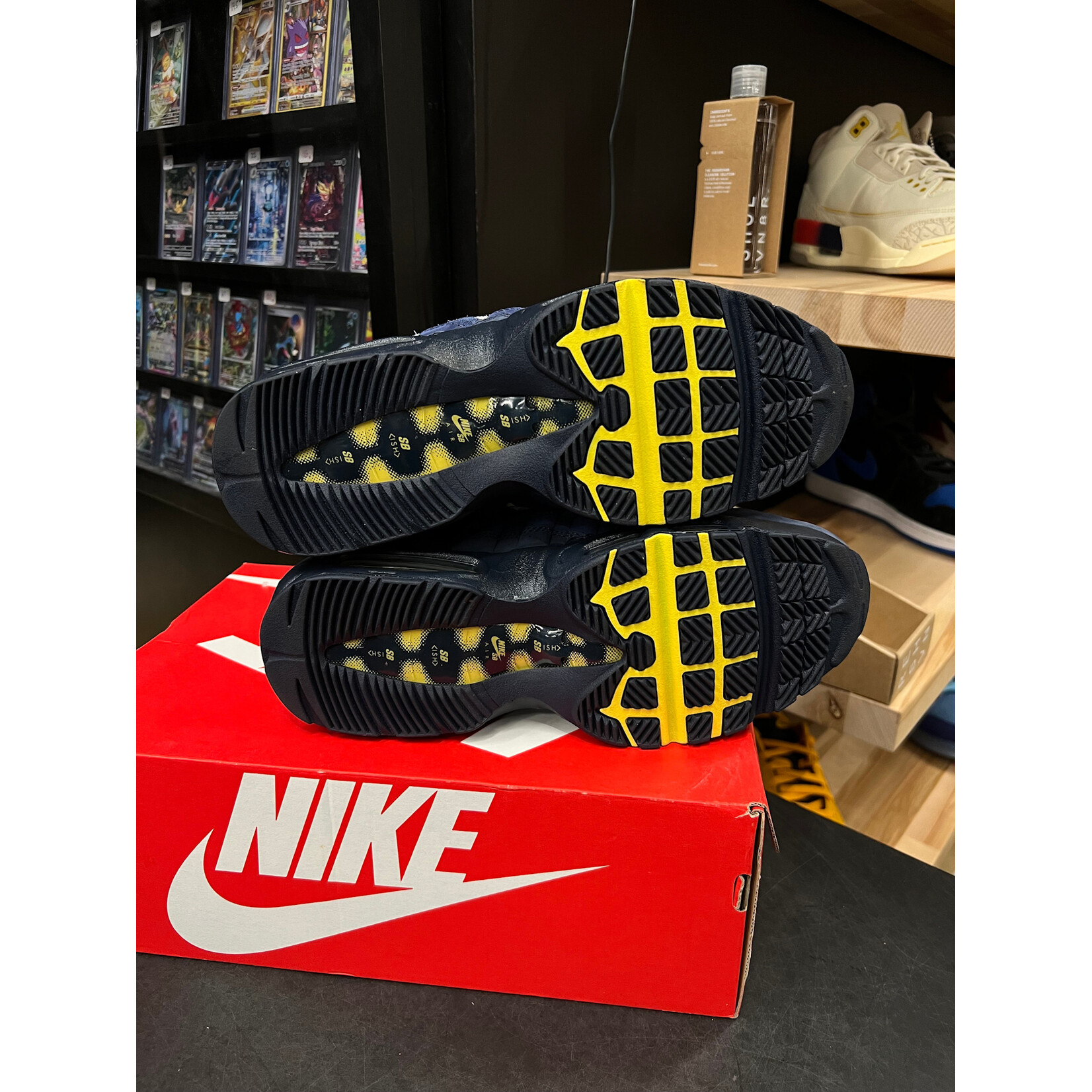 Nike Nike Air Max 95 SB Eric Koston Obsidian Speed Yellow Size 9, PREOWNED REP BOX