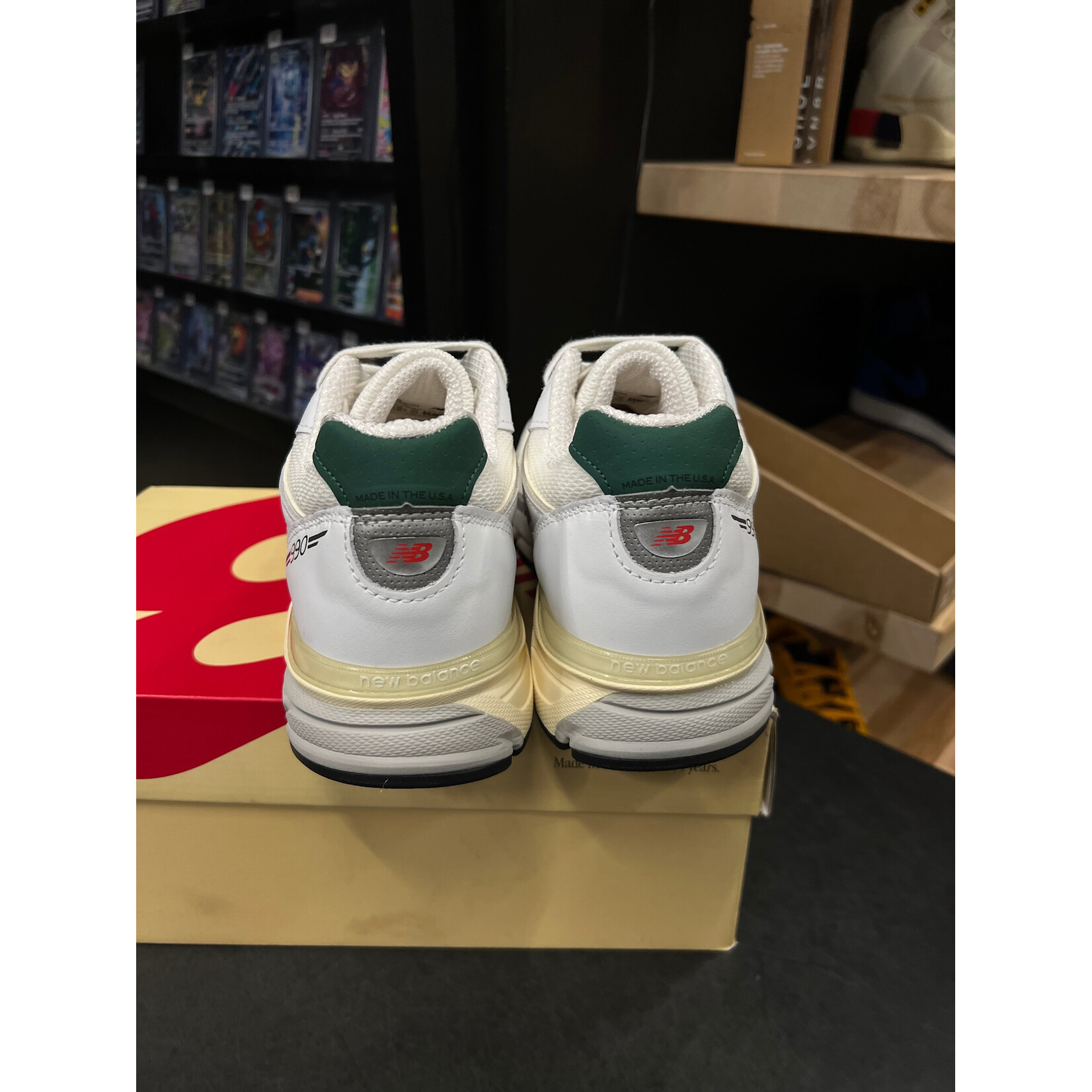 New New Balance 990v4 MiUSA White Green Size 9, PREOWNED