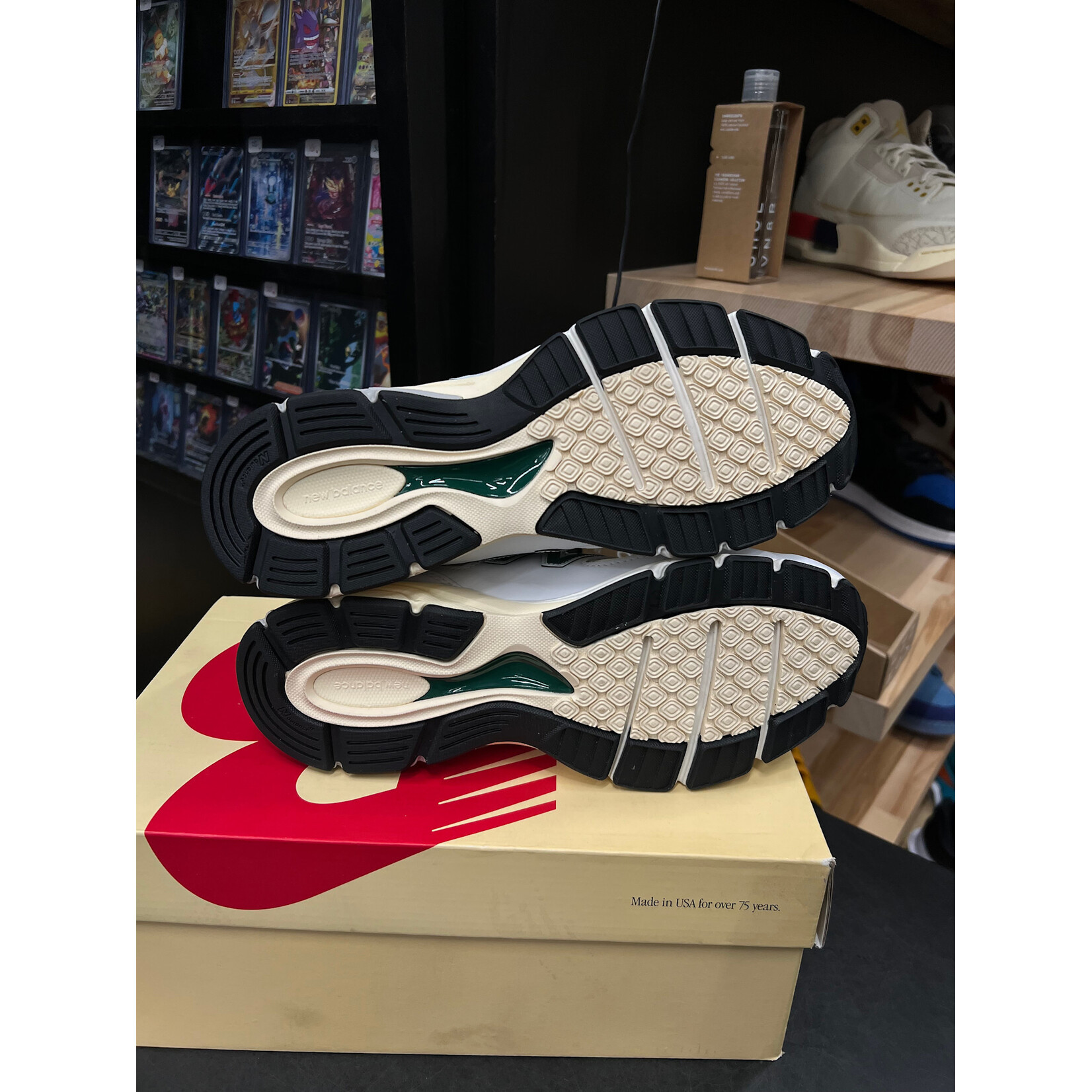 New New Balance 990v4 MiUSA White Green Size 9, PREOWNED