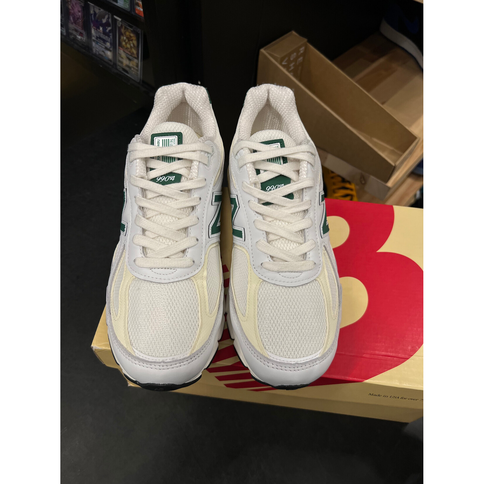 New New Balance 990v4 MiUSA White Green Size 9, PREOWNED