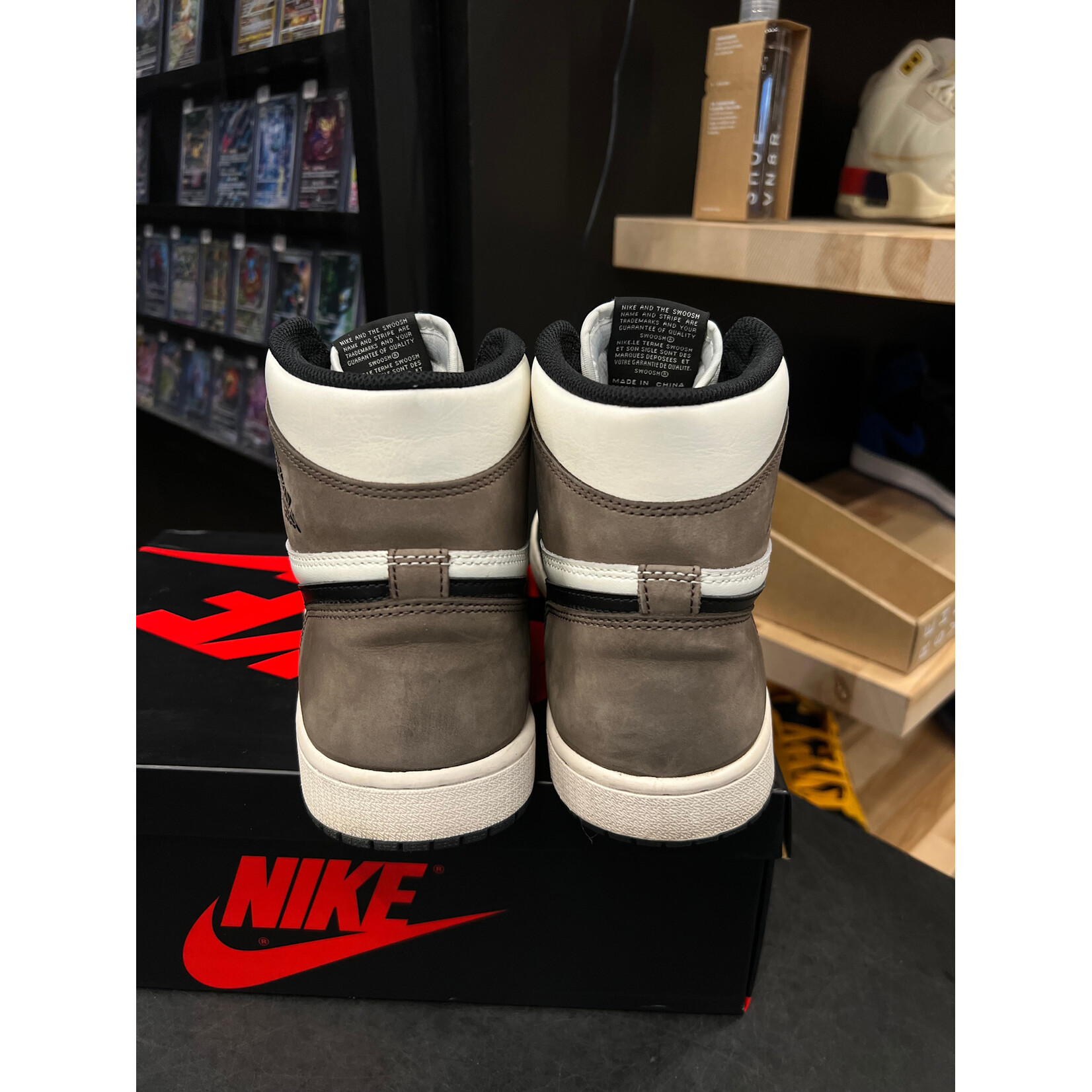 Jordan Jordan 1 Retro High Dark Mocha Size 11, PREOWNED