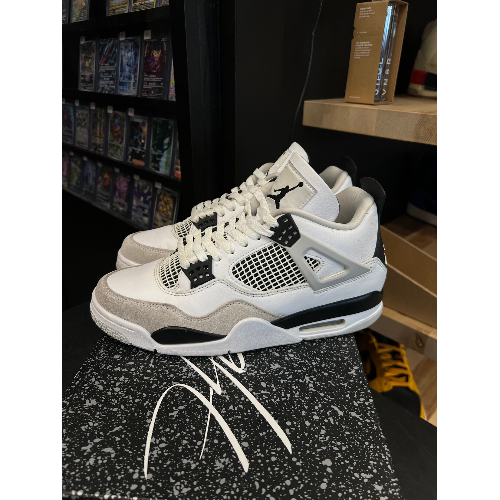 Jordan Jordan 4 Retro Military Black Size 9, PREOWNED