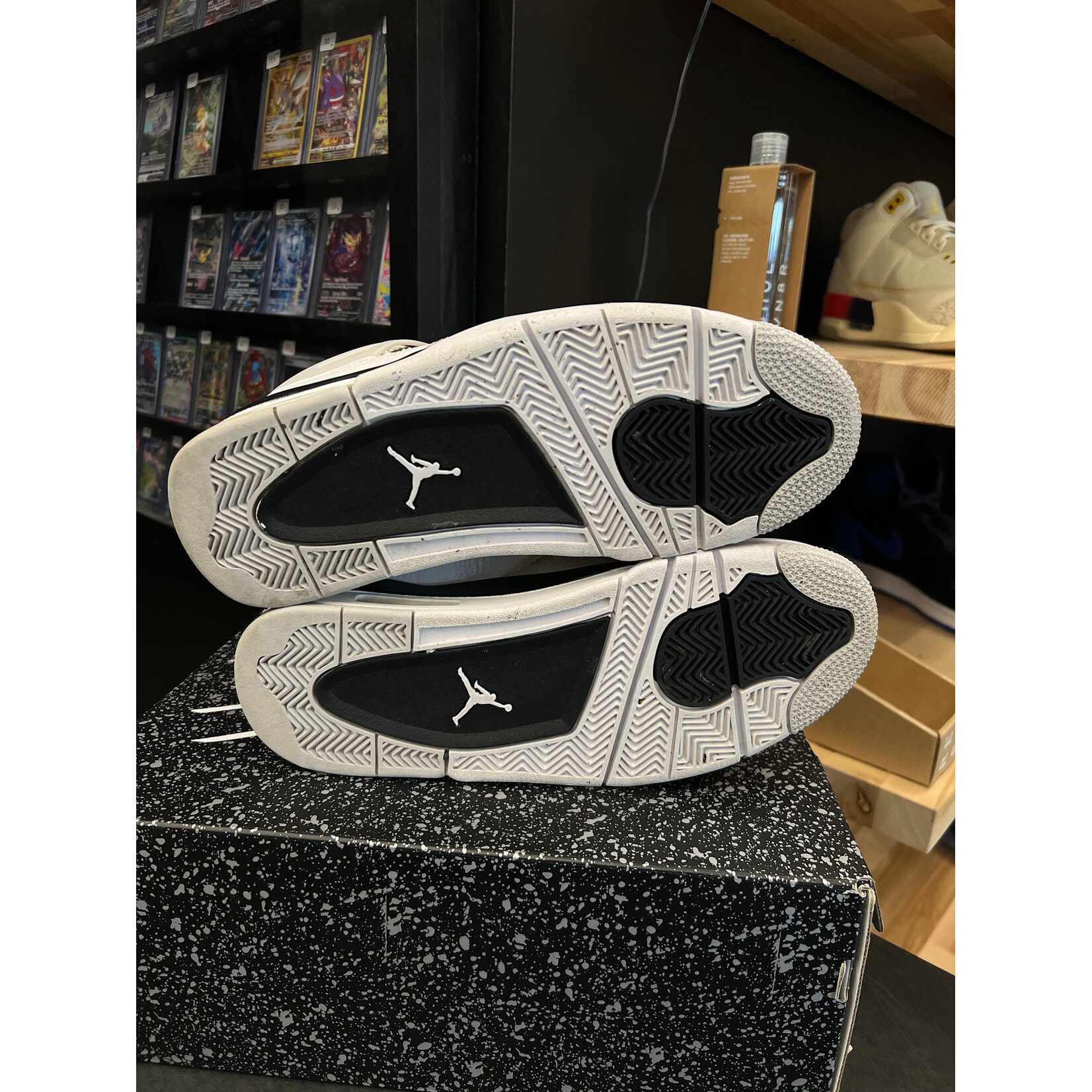 Jordan Jordan 4 Retro Military Black Size 9, PREOWNED