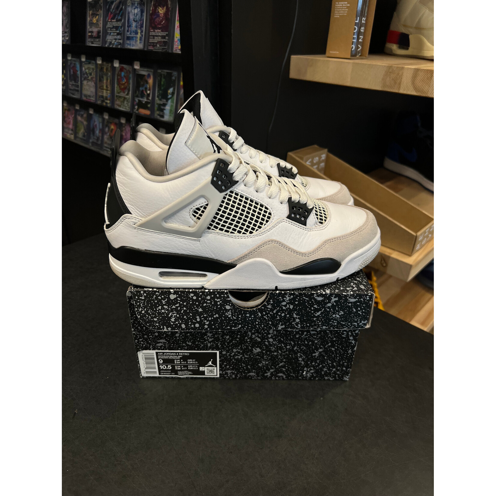 Jordan Jordan 4 Retro Military Black Size 9, PREOWNED