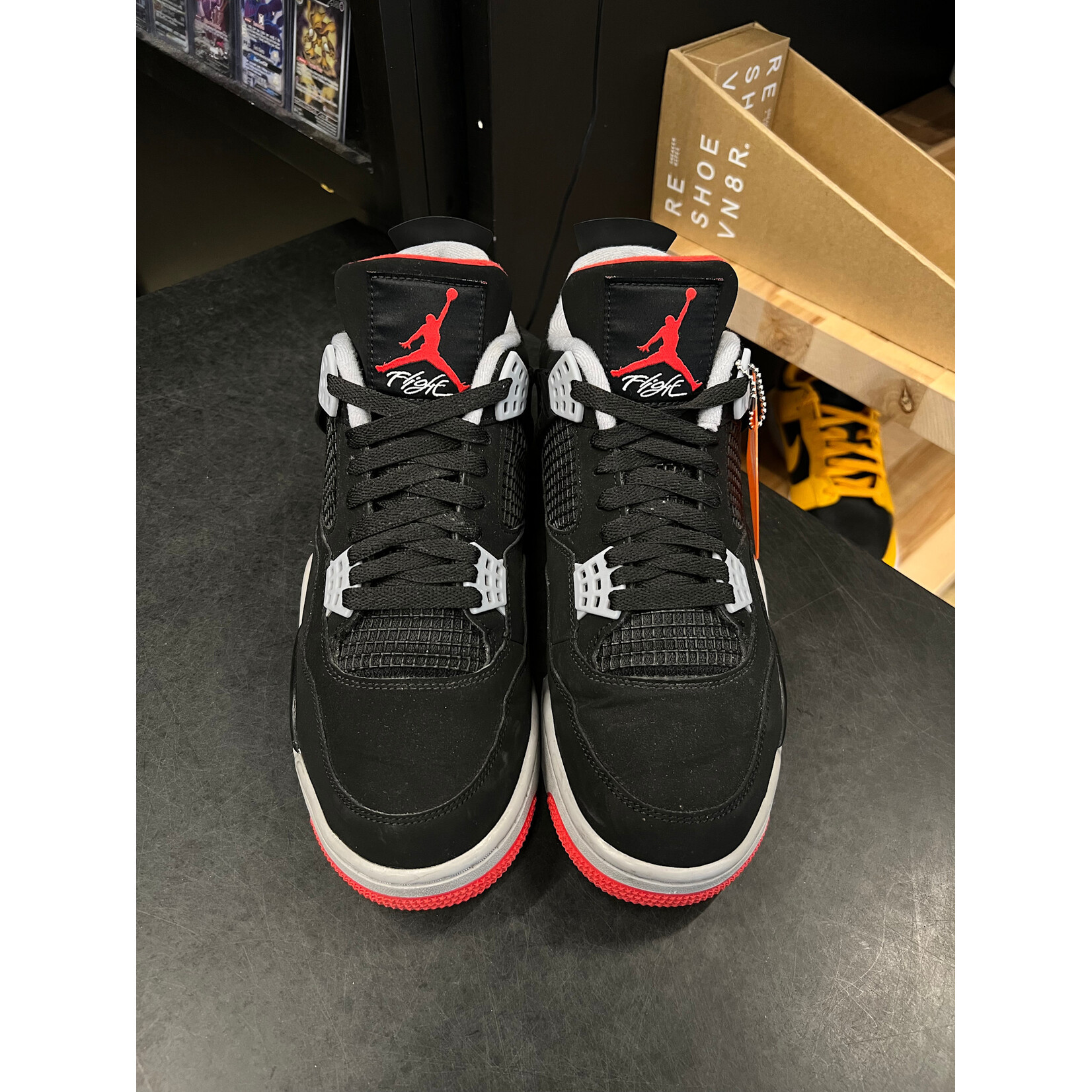 Jordan Jordan 4 Retro Bred (2019) Size 9.5, PREOWNED