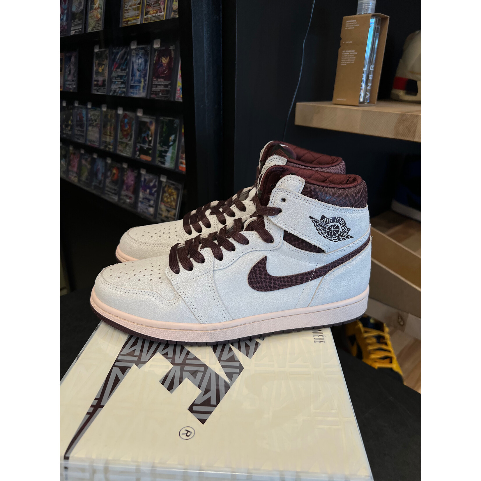 Jordan Jordan 1 Retro High OG A Ma Maniére Size 9.5, PREOWNED