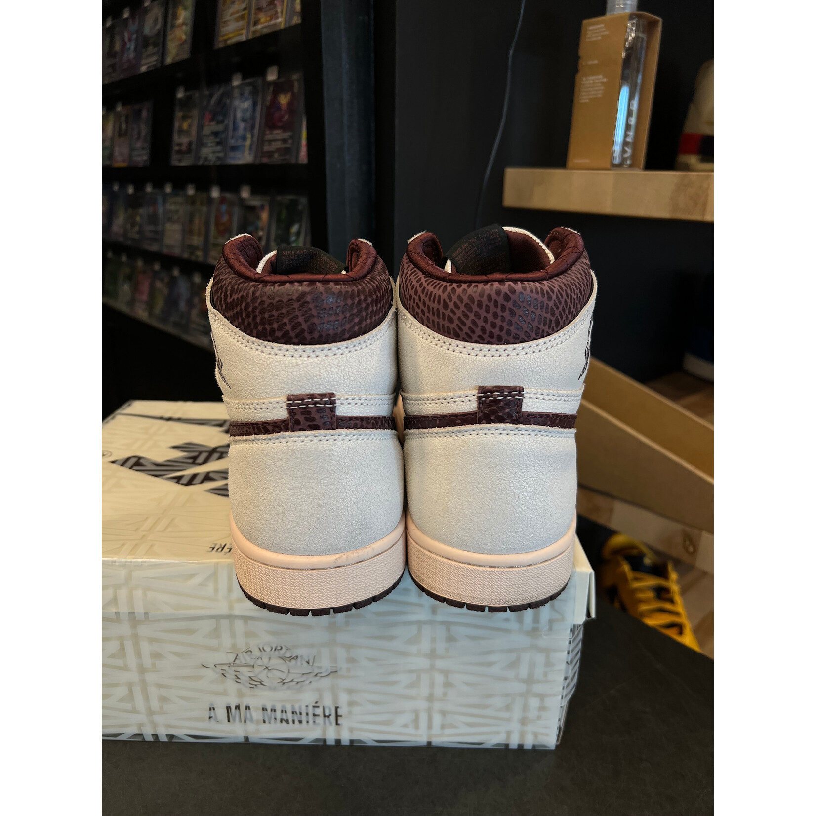 Jordan Jordan 1 Retro High OG A Ma Maniére Size 9.5, PREOWNED