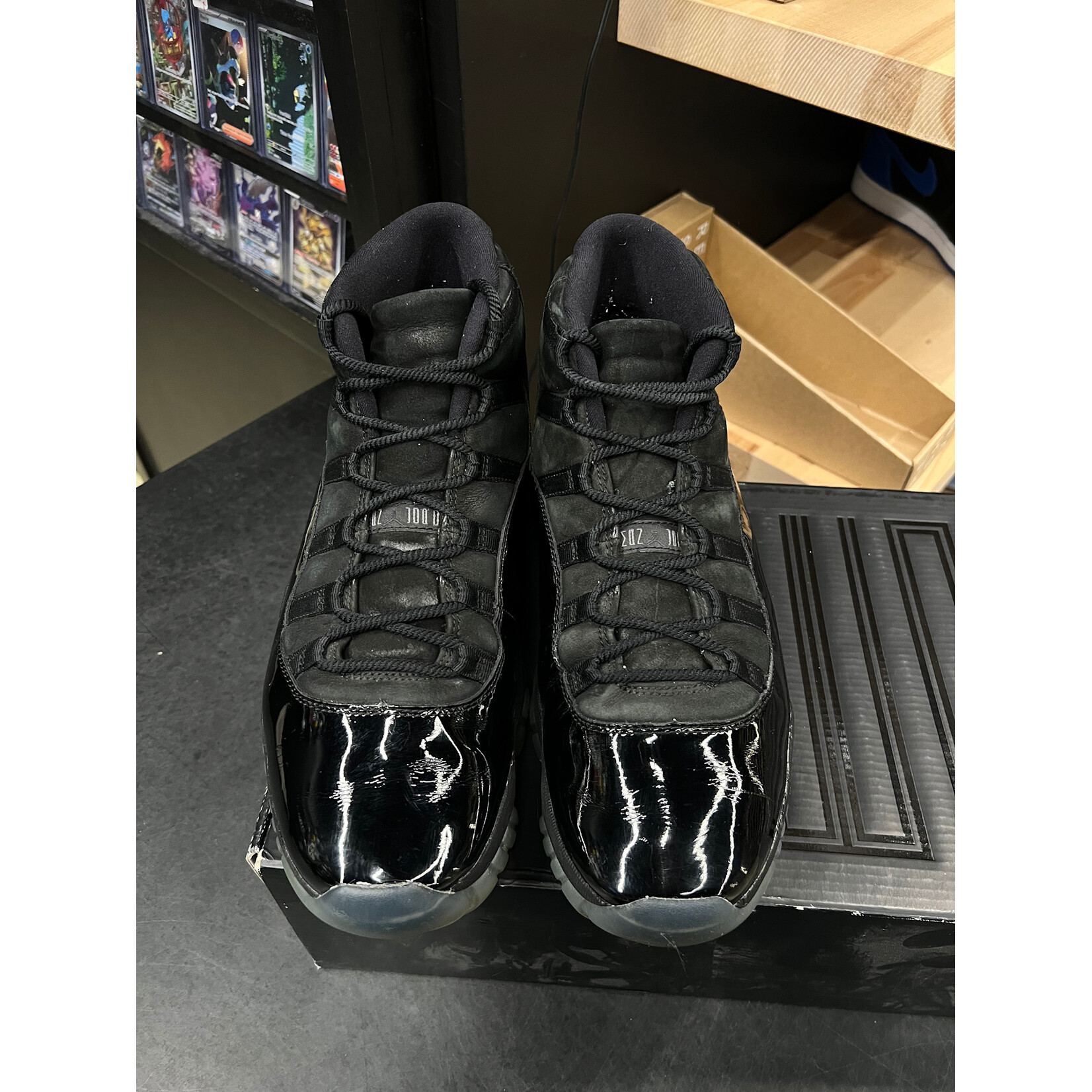 Jordan Jordan 11 Retro Cap and Gown Size 11.5, PREOWNED