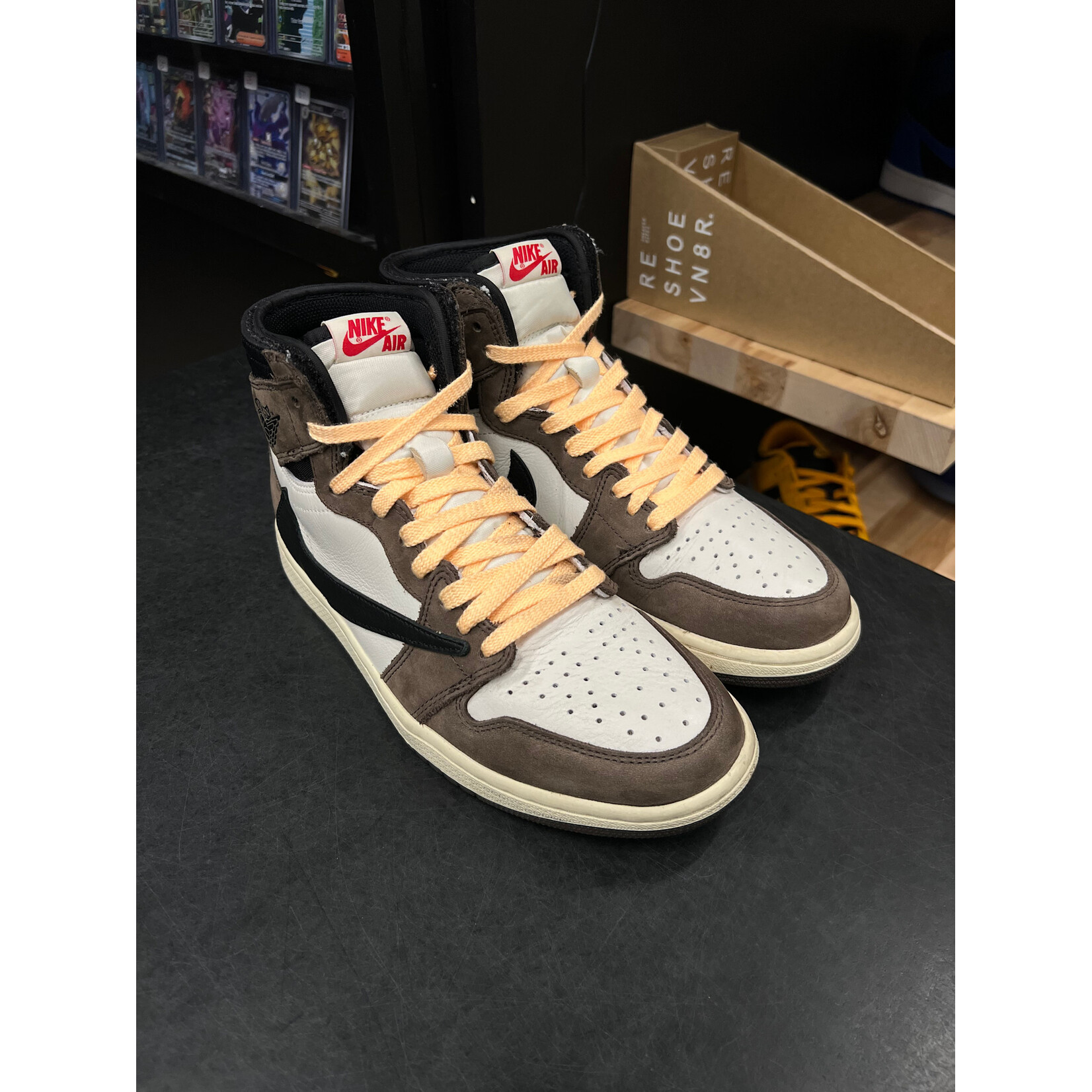 Jordan Jordan 1 Retro High OG SP Travis Scott Mocha Size 9, PREOWNED