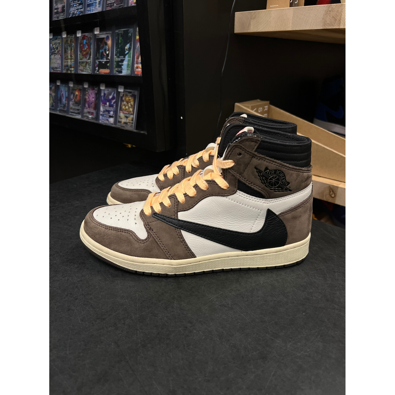 Jordan Jordan 1 Retro High OG SP Travis Scott Mocha Size 9, PREOWNED