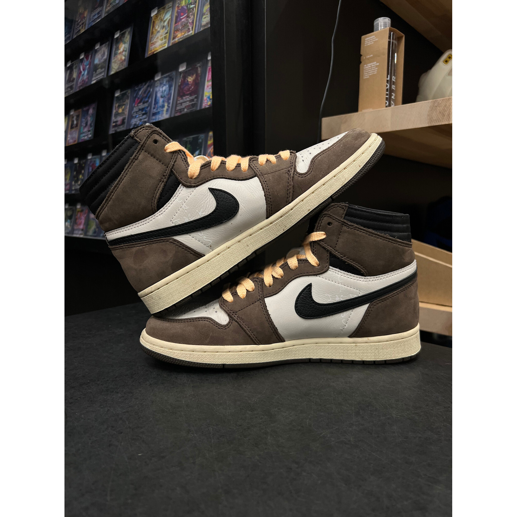 Jordan Jordan 1 Retro High OG SP Travis Scott Mocha Size 9, PREOWNED