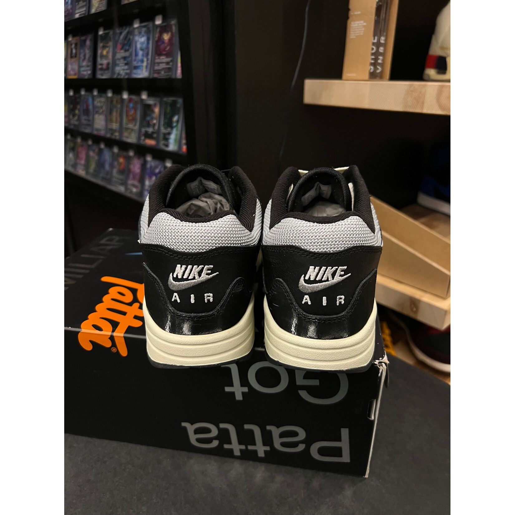 Nike Nike Air Max 1 Patta Waves Black (with Bracelet) Size 10.5, PREOWNED