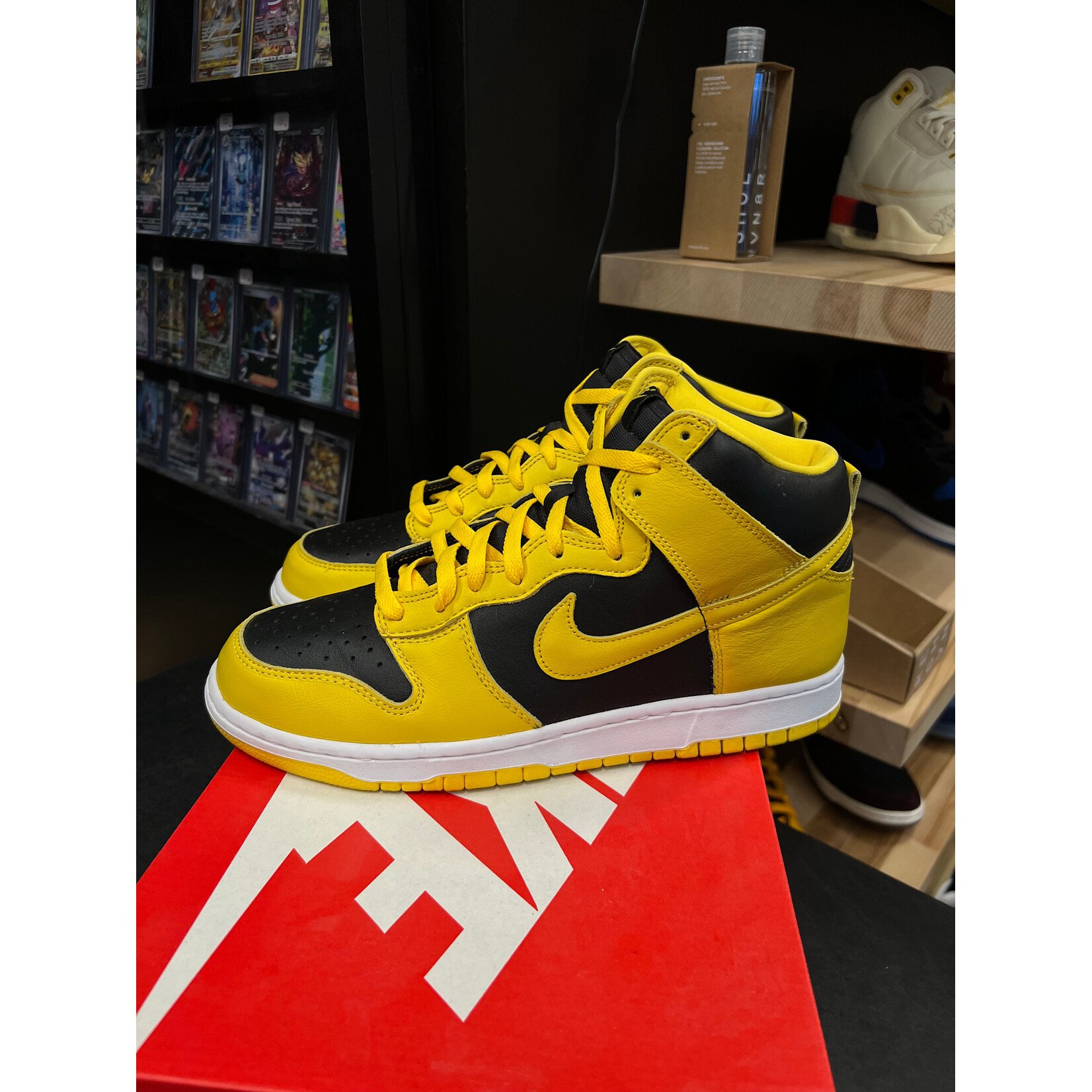 Nike Nike Dunk High Iowa (2020) Size 10.5, PREOWNED