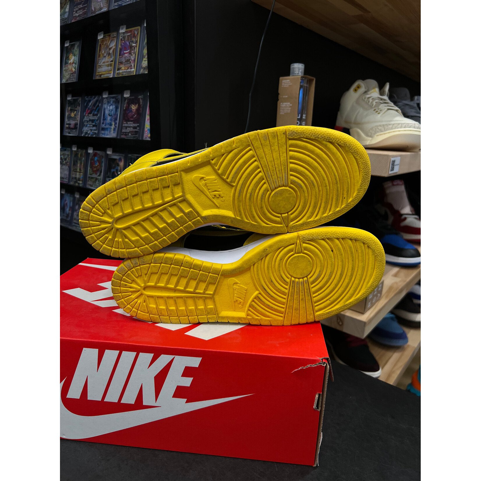 Nike Nike Dunk High Iowa (2020) Size 10.5, PREOWNED