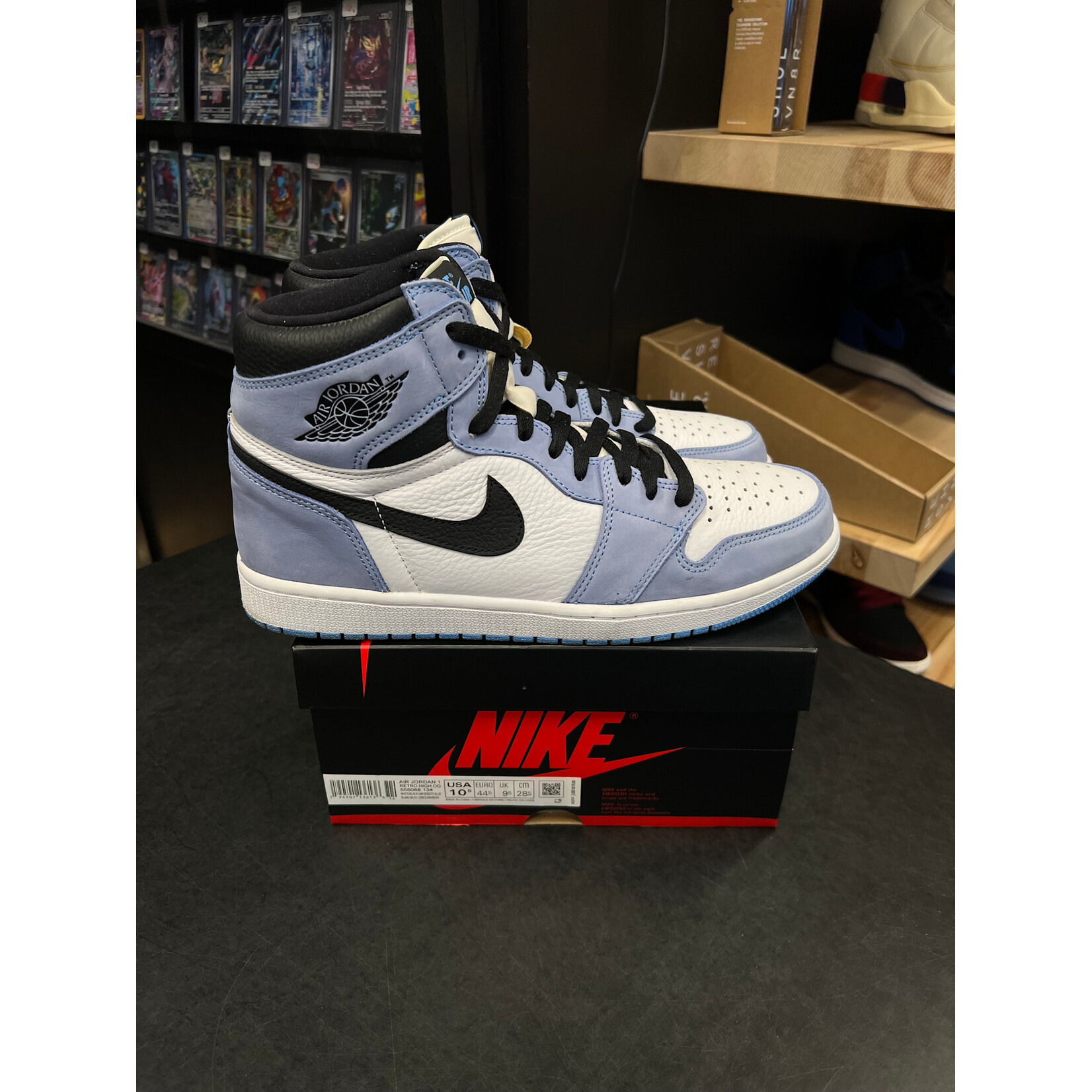 Jordan Jordan 1 Retro High OG University Blue Size 11, PREOWNED