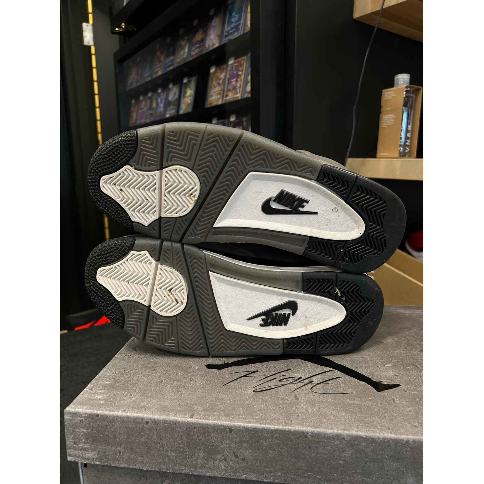 Jordan Jordan 4 Retro Cave Stone Size 8, PREOWNED