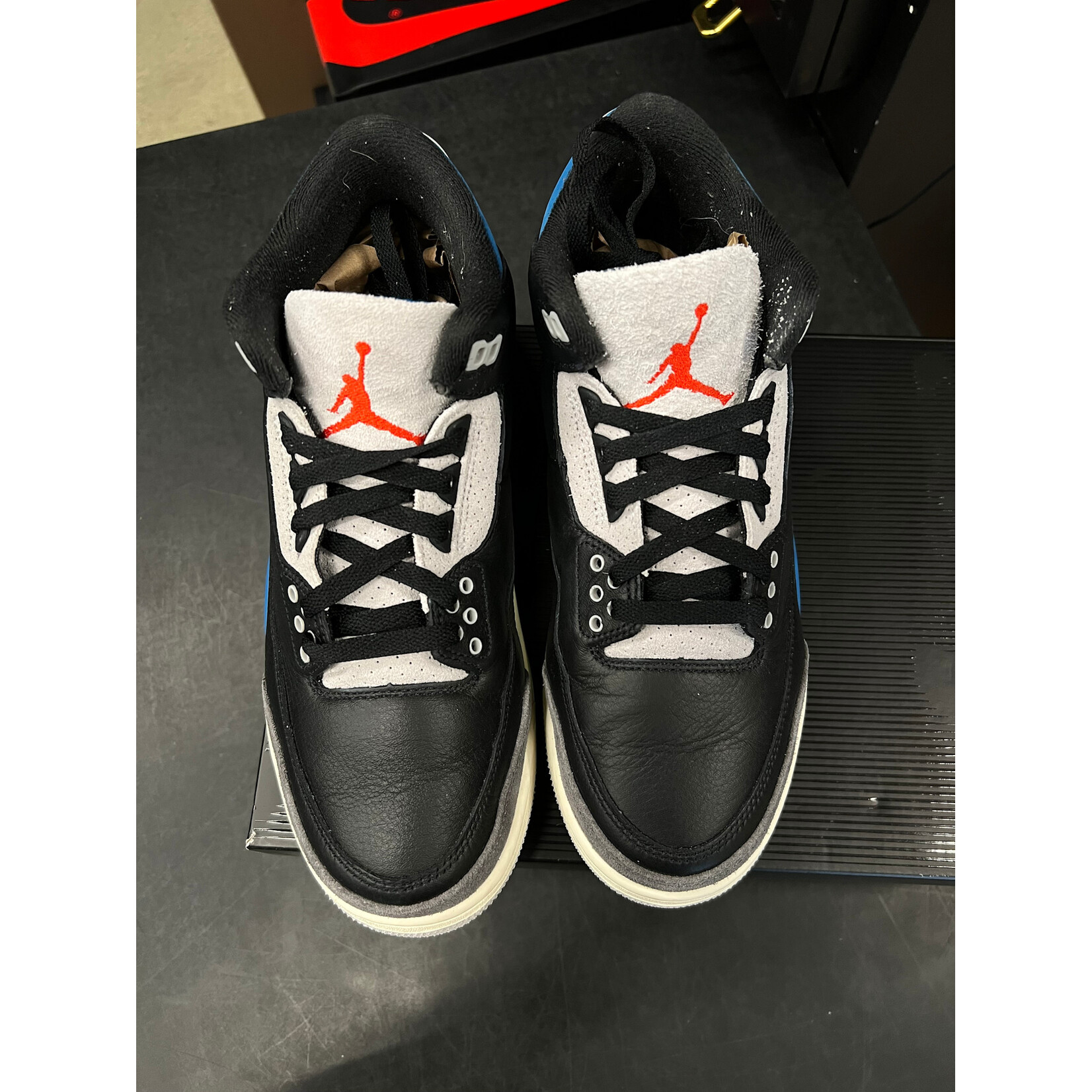 Jordan Jordan 3 Retro OG Rare Air Size 8, PREOWNED