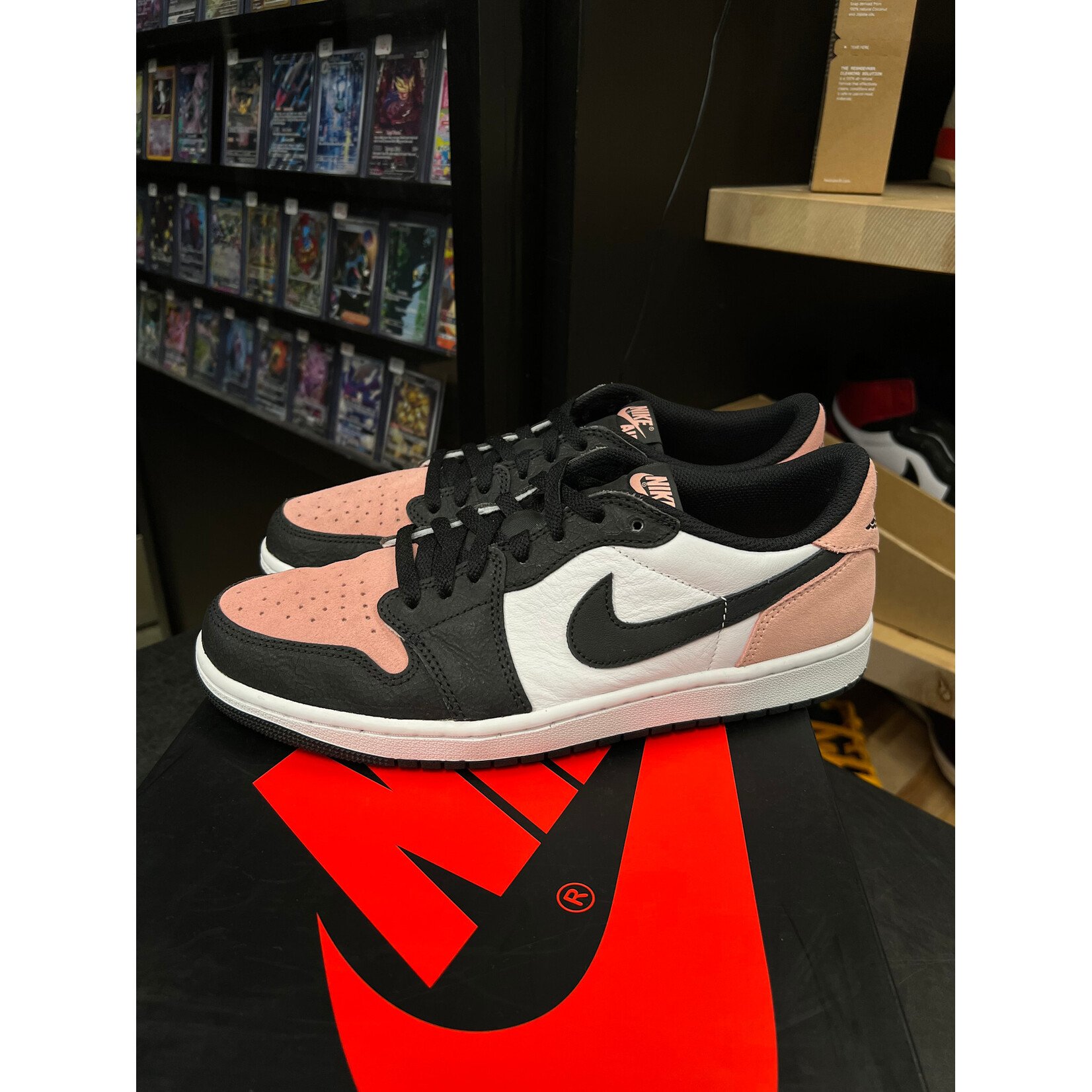 Jordan Jordan 1 Low OG Bleached Coral Size 10, PREOWNED