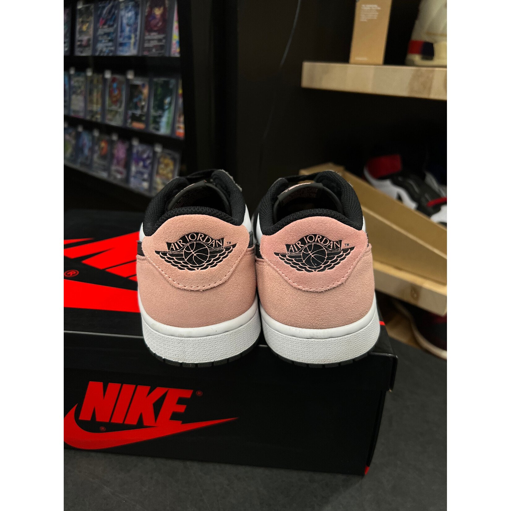 Jordan Jordan 1 Low OG Bleached Coral Size 10, PREOWNED