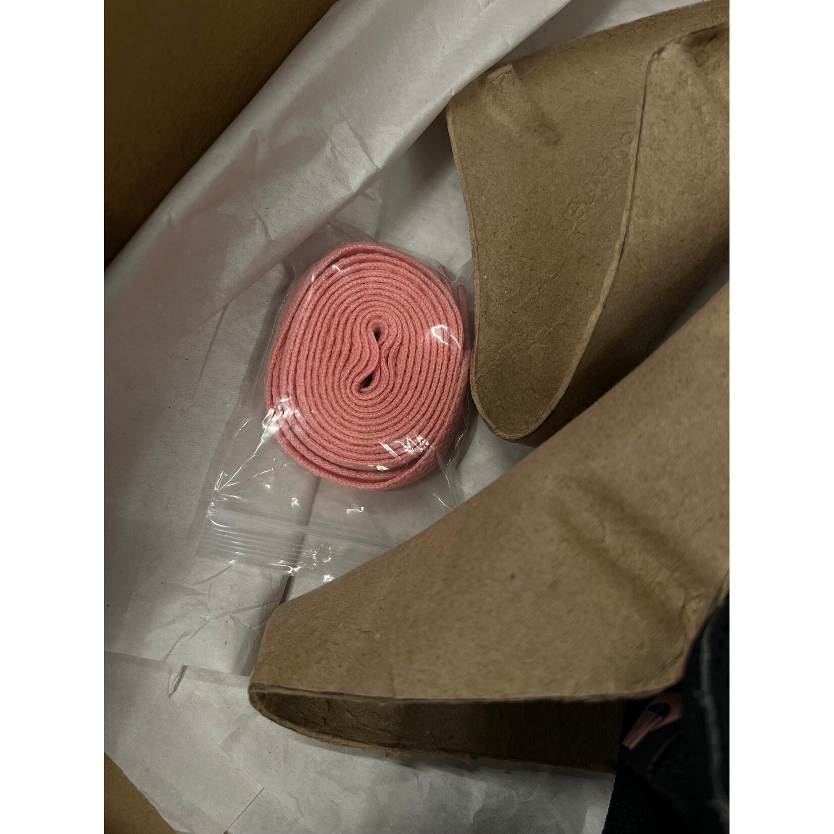 Jordan Jordan 1 Low OG Bleached Coral Size 10, PREOWNED