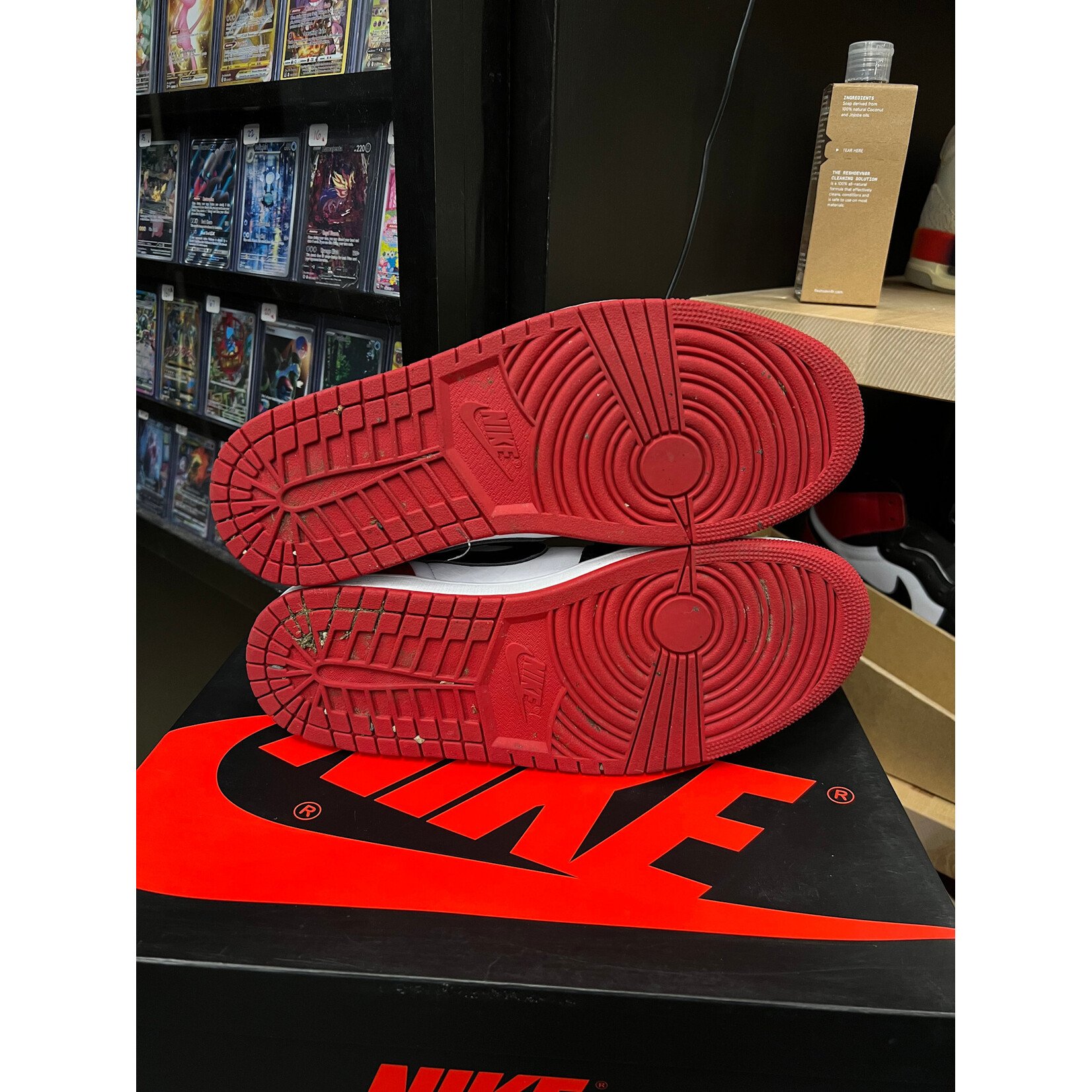 Jordan Jordan 1 Retro Low OG Black Toe (2023) Size 10, PREOWNED