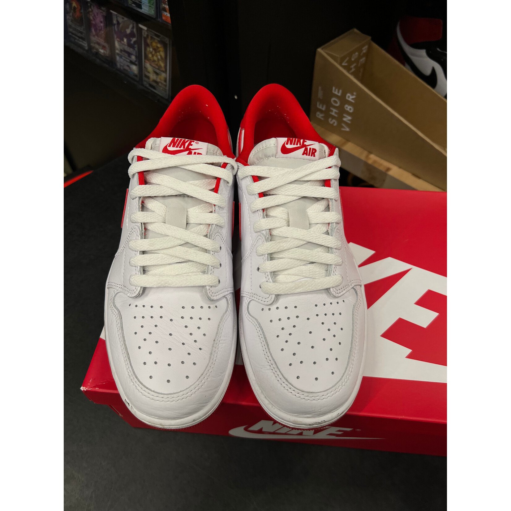 Jordan Jordan 1 Retro Low OG University Red Size 10, PREOWNED