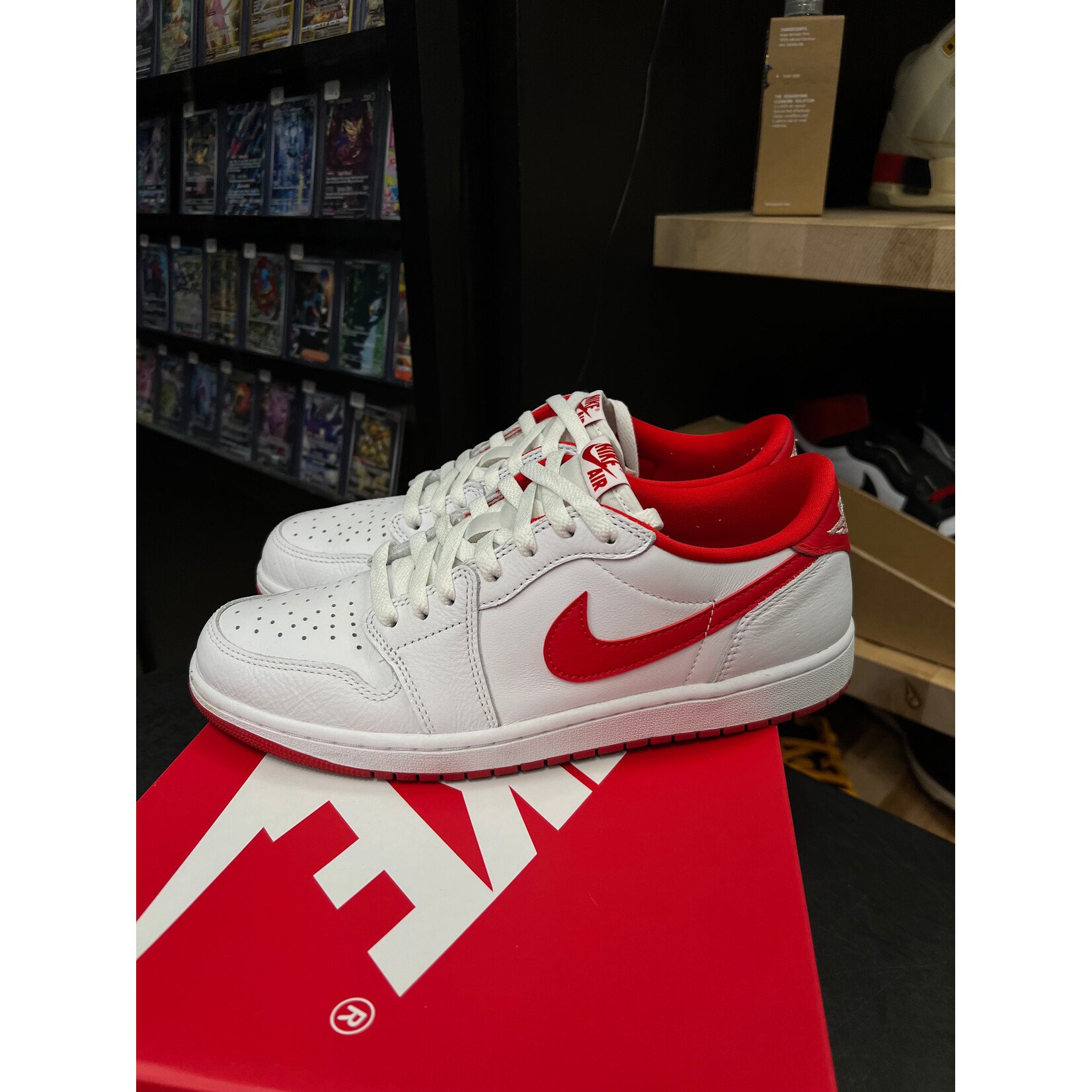 Jordan Jordan 1 Retro Low OG University Red Size 10, PREOWNED