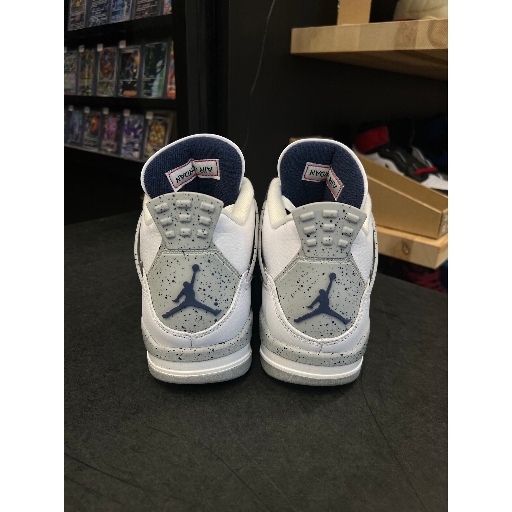 Jordan Jordan 4 Retro Midnight Navy Size 9, PREOWNED