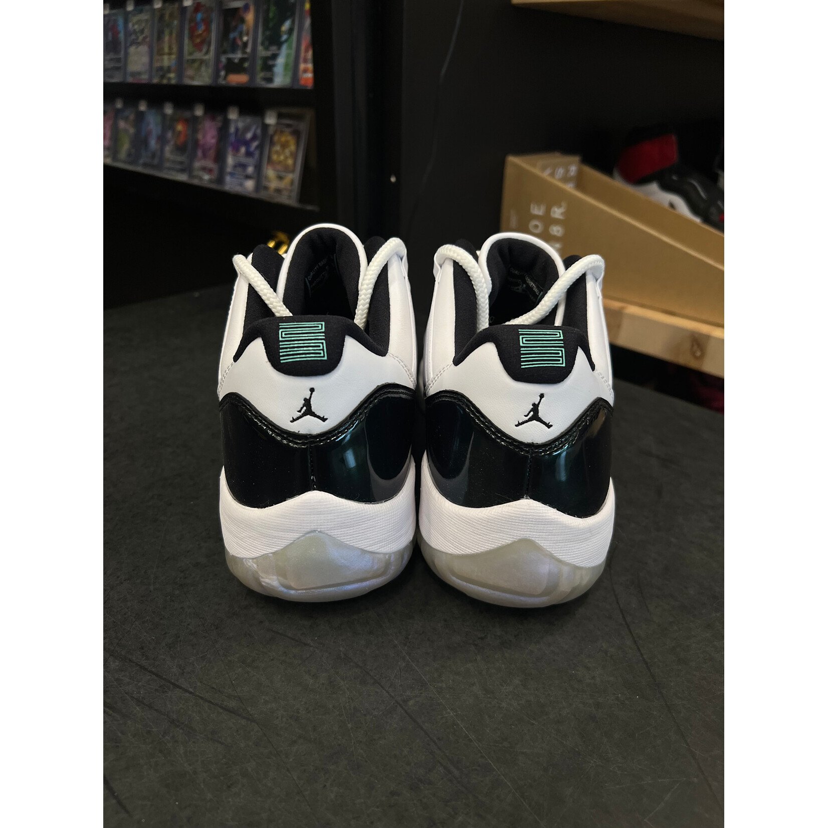 Jordan Jordan 11 Retro Low Iridescent Size 12, PREOWNED