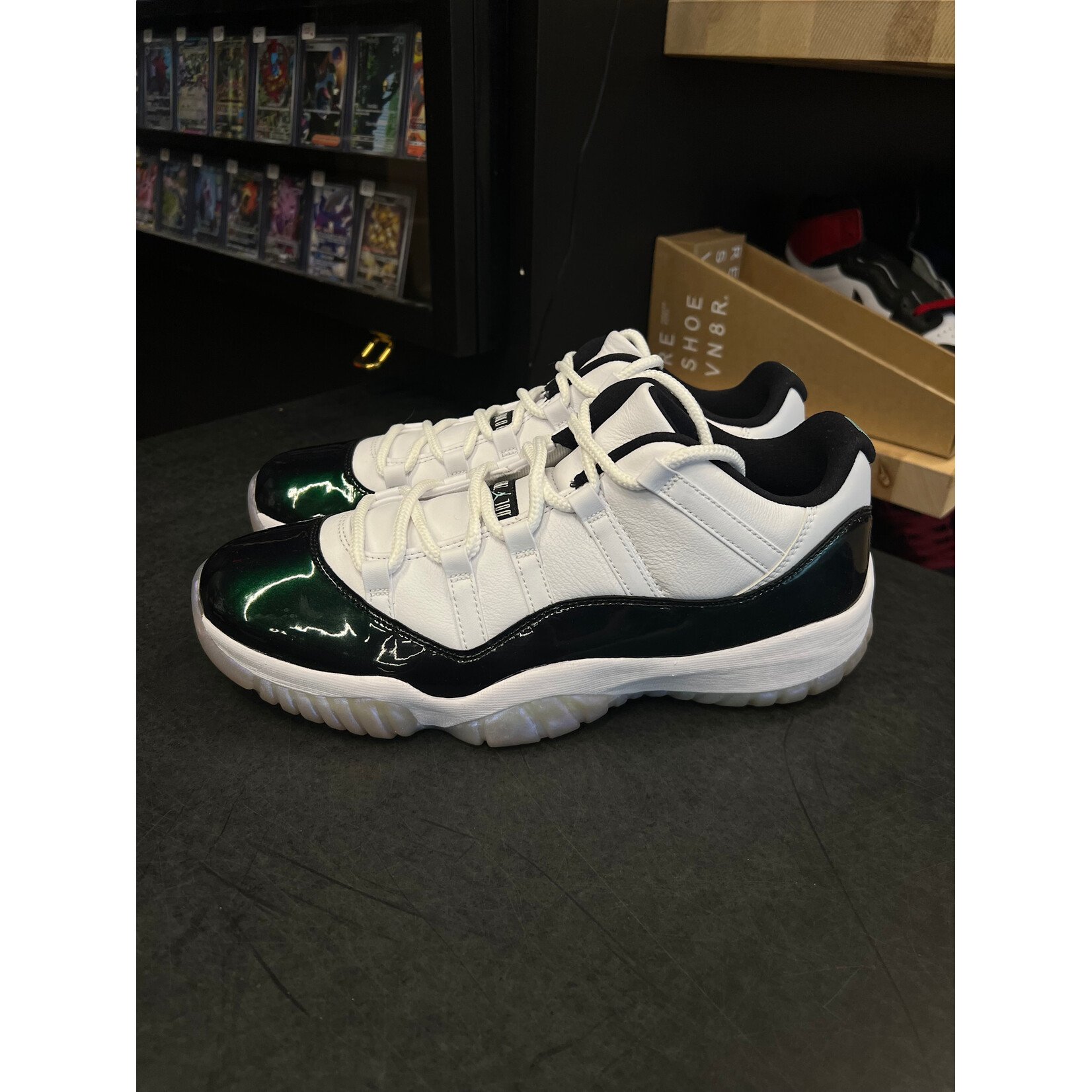 Jordan Jordan 11 Retro Low Iridescent Size 12, PREOWNED