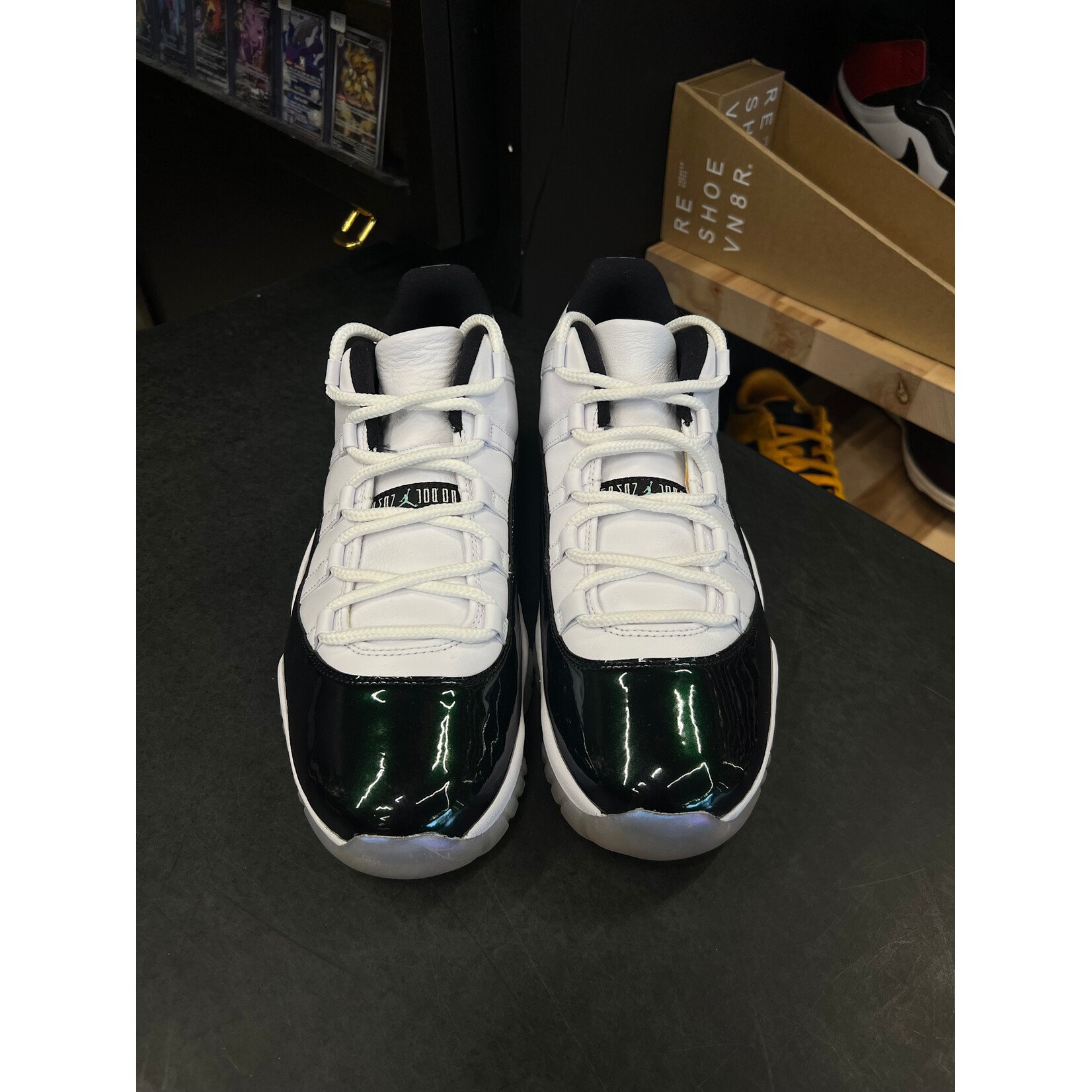 Jordan Jordan 11 Retro Low Iridescent Size 12, PREOWNED