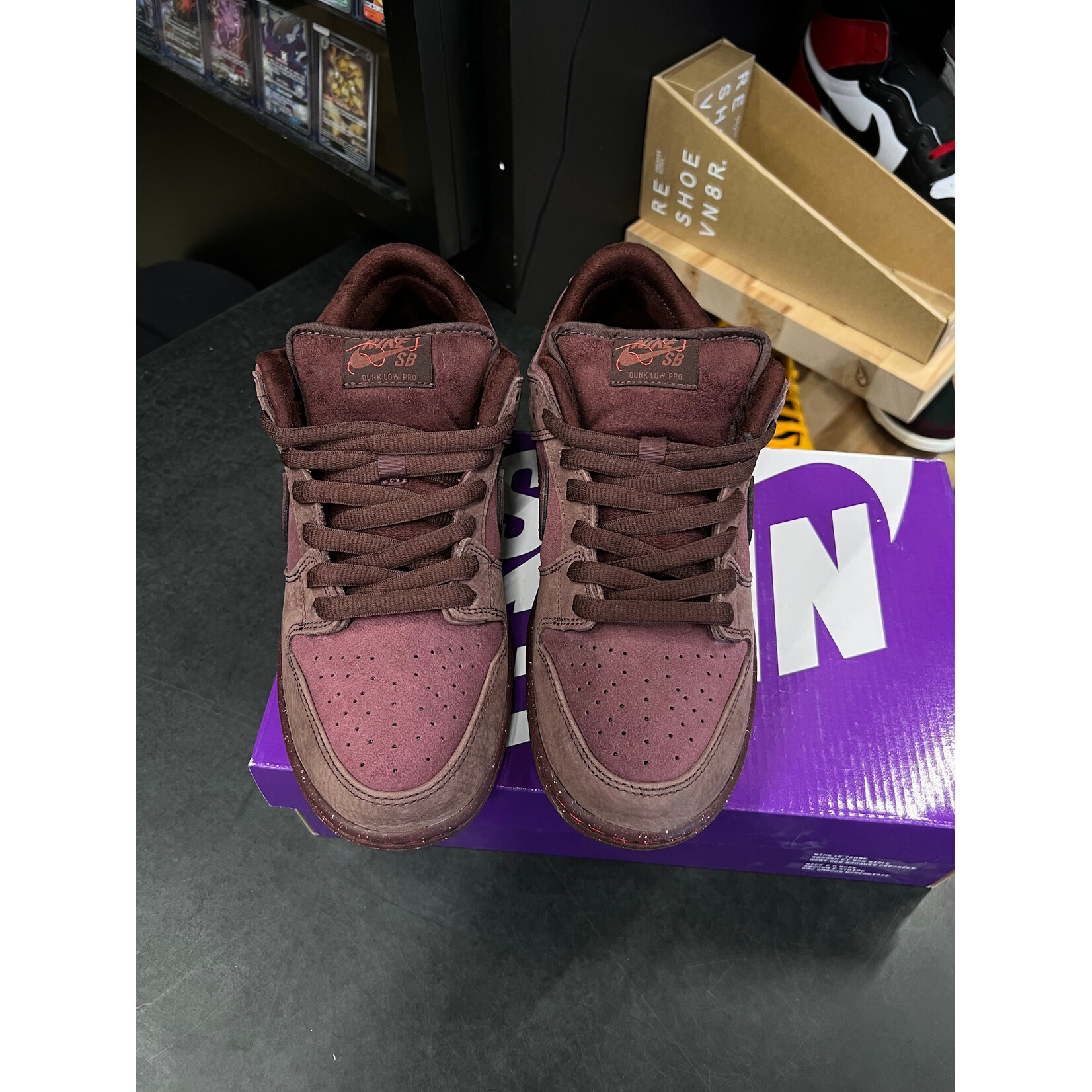 Nike Nike SB Dunk Low City of Love Burgundy Crush Size 8.5, PREOWNED