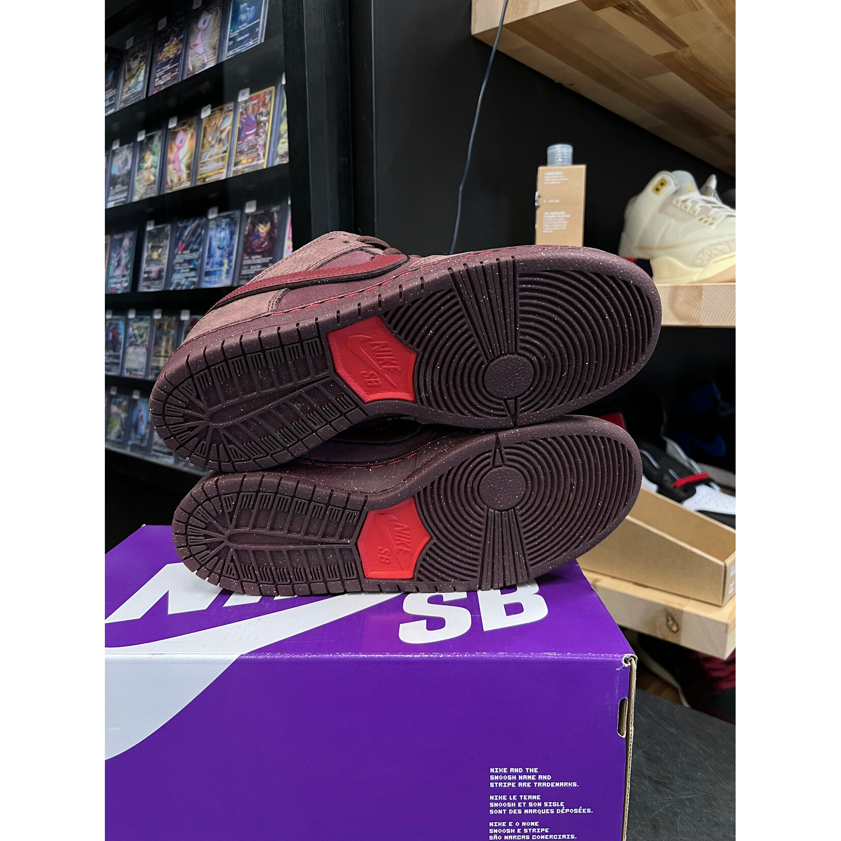Nike Nike SB Dunk Low City of Love Burgundy Crush Size 8.5, PREOWNED
