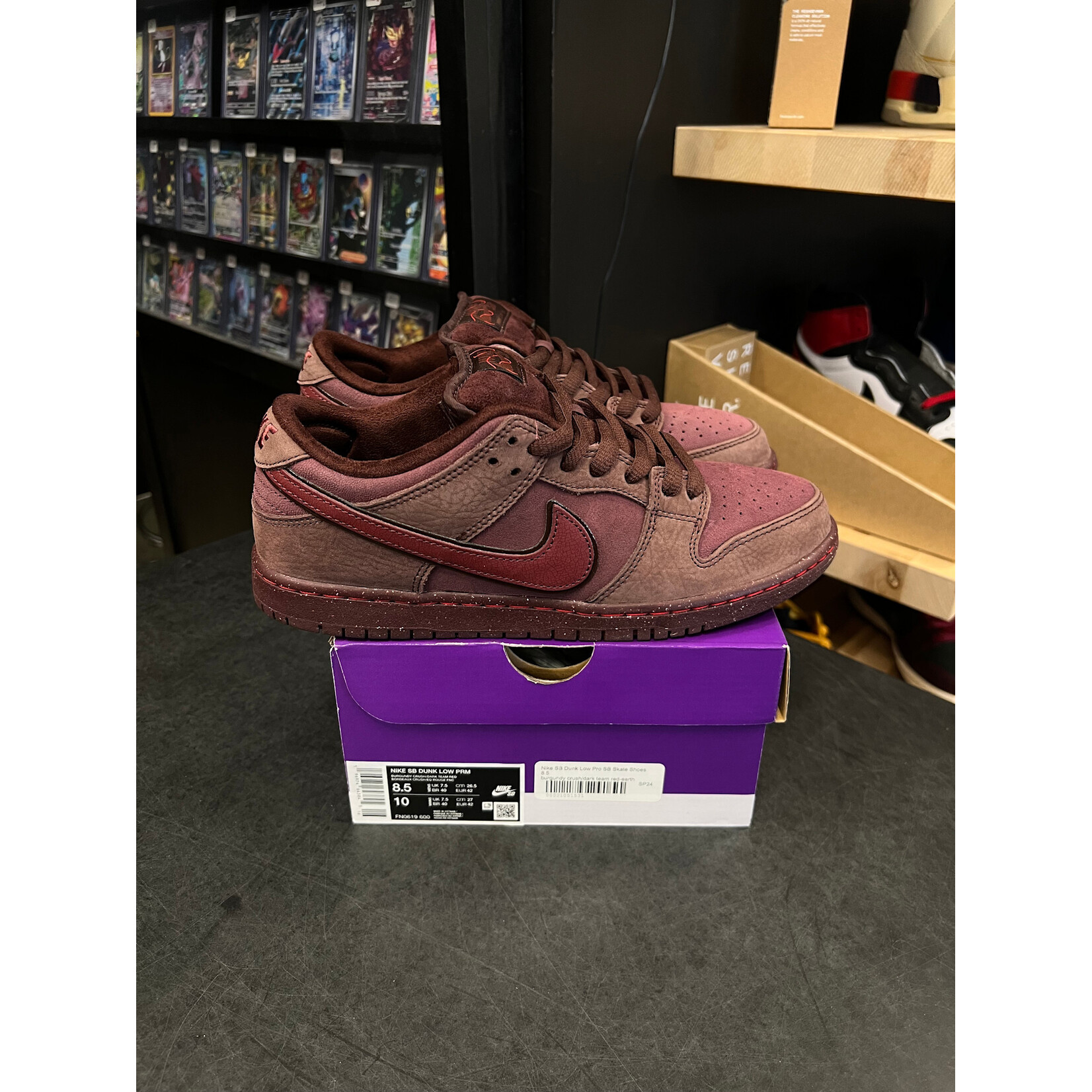 Nike Nike SB Dunk Low City of Love Burgundy Crush Size 8.5, PREOWNED