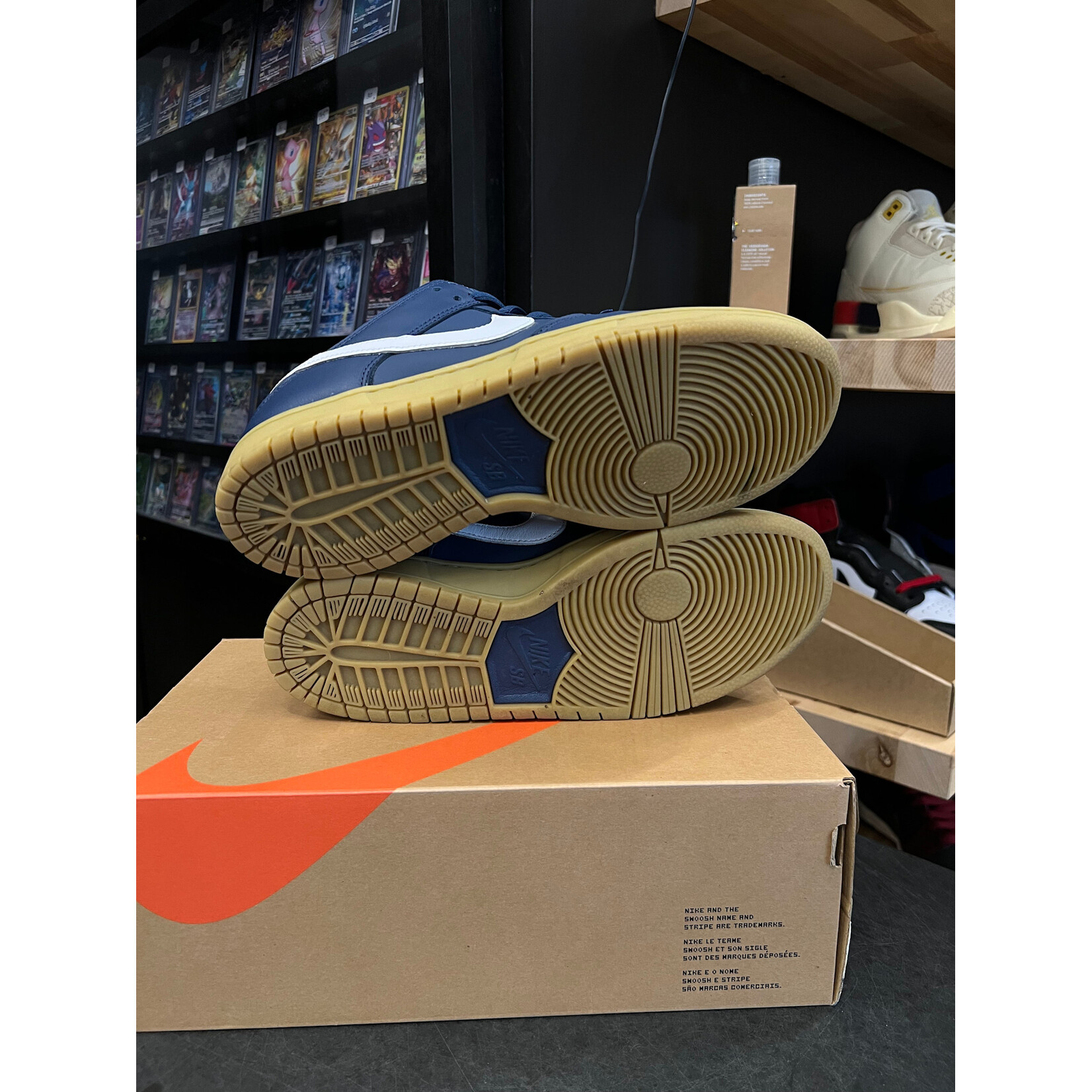 Nike Nike SB Dunk Low Navy Gum Size 8.5, PREOWNED